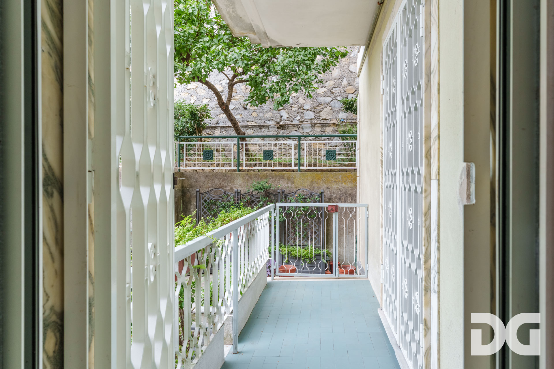 Immobiliare Del Guasta RIGHI  – VIA DOMENICO CHIODO signorili mq 174 VISTA MARE con GIARDINO-TERRAZZO - POSTO AUTO - CANTINA 