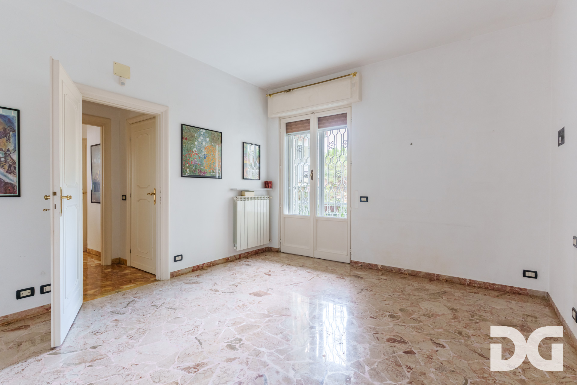 Immobiliare Del Guasta RIGHI  – VIA DOMENICO CHIODO signorili mq 174 VISTA MARE con GIARDINO-TERRAZZO - POSTO AUTO - CANTINA 