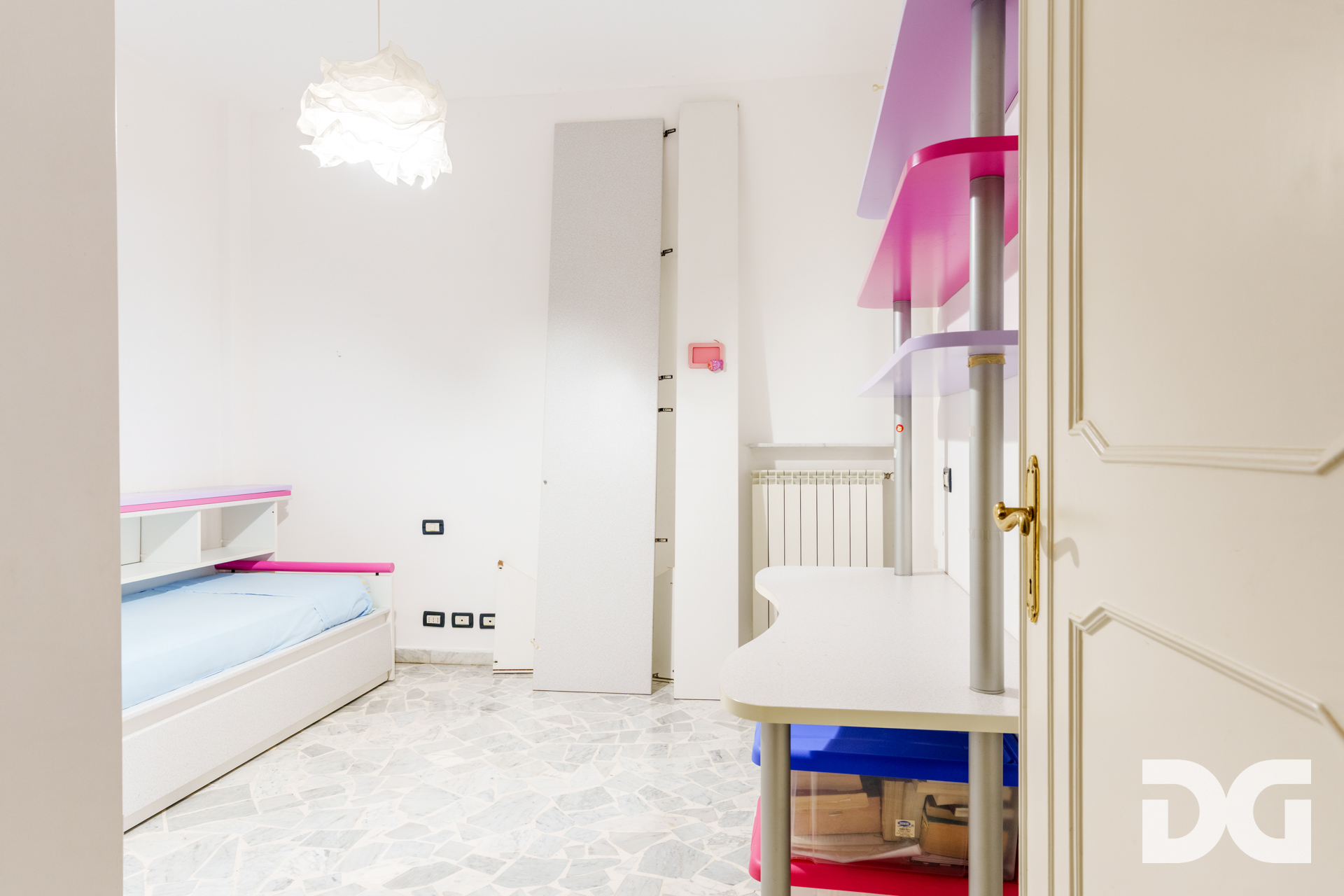 Immobiliare Del Guasta RIGHI  – VIA DOMENICO CHIODO signorili mq 174 VISTA MARE con GIARDINO-TERRAZZO - POSTO AUTO - CANTINA 