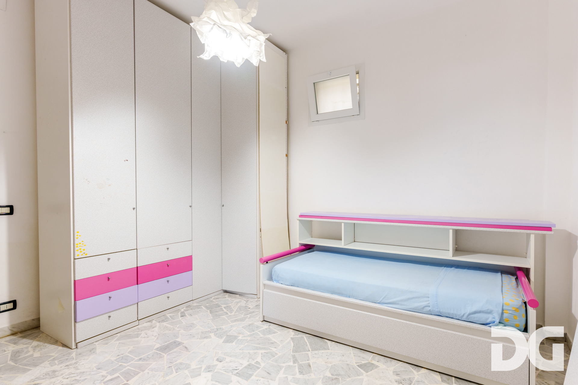 Immobiliare Del Guasta RIGHI  – VIA DOMENICO CHIODO signorili mq 174 VISTA MARE con GIARDINO-TERRAZZO - POSTO AUTO - CANTINA 