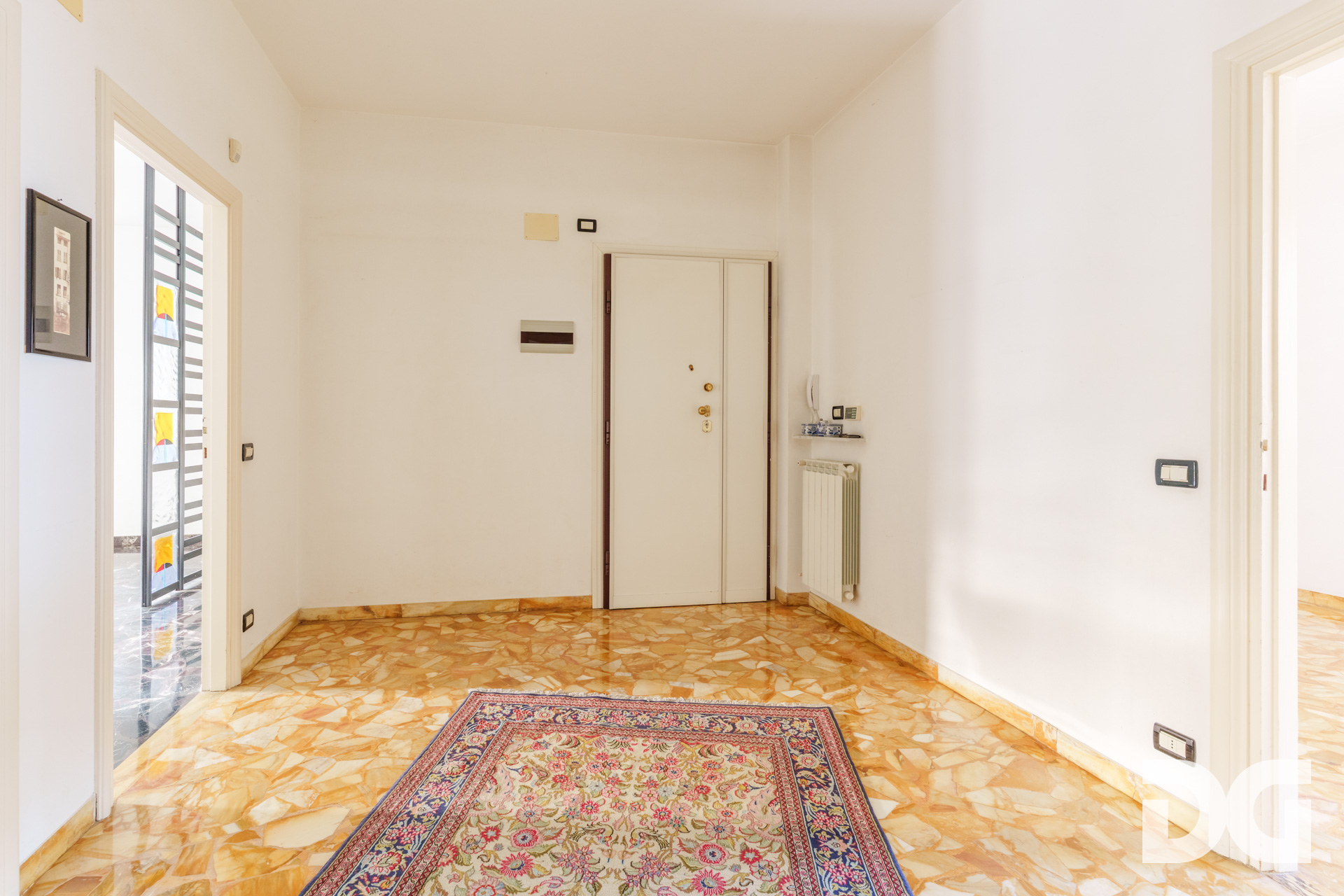 Immobiliare Del Guasta RIGHI  – VIA DOMENICO CHIODO signorili mq 174 VISTA MARE con GIARDINO-TERRAZZO - POSTO AUTO - CANTINA 