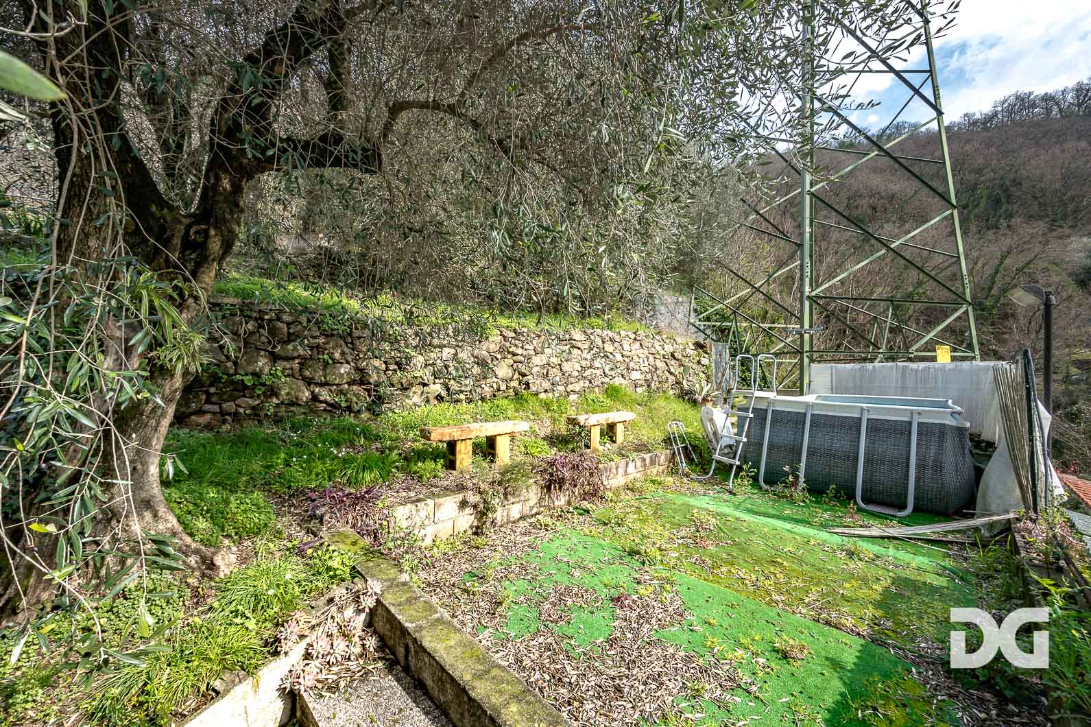 Immobiliare Del Guasta VIA STRUPPA – CASA INDIPENDENTE MQ. 224 CON GIARDINO CARRABILE E BOX