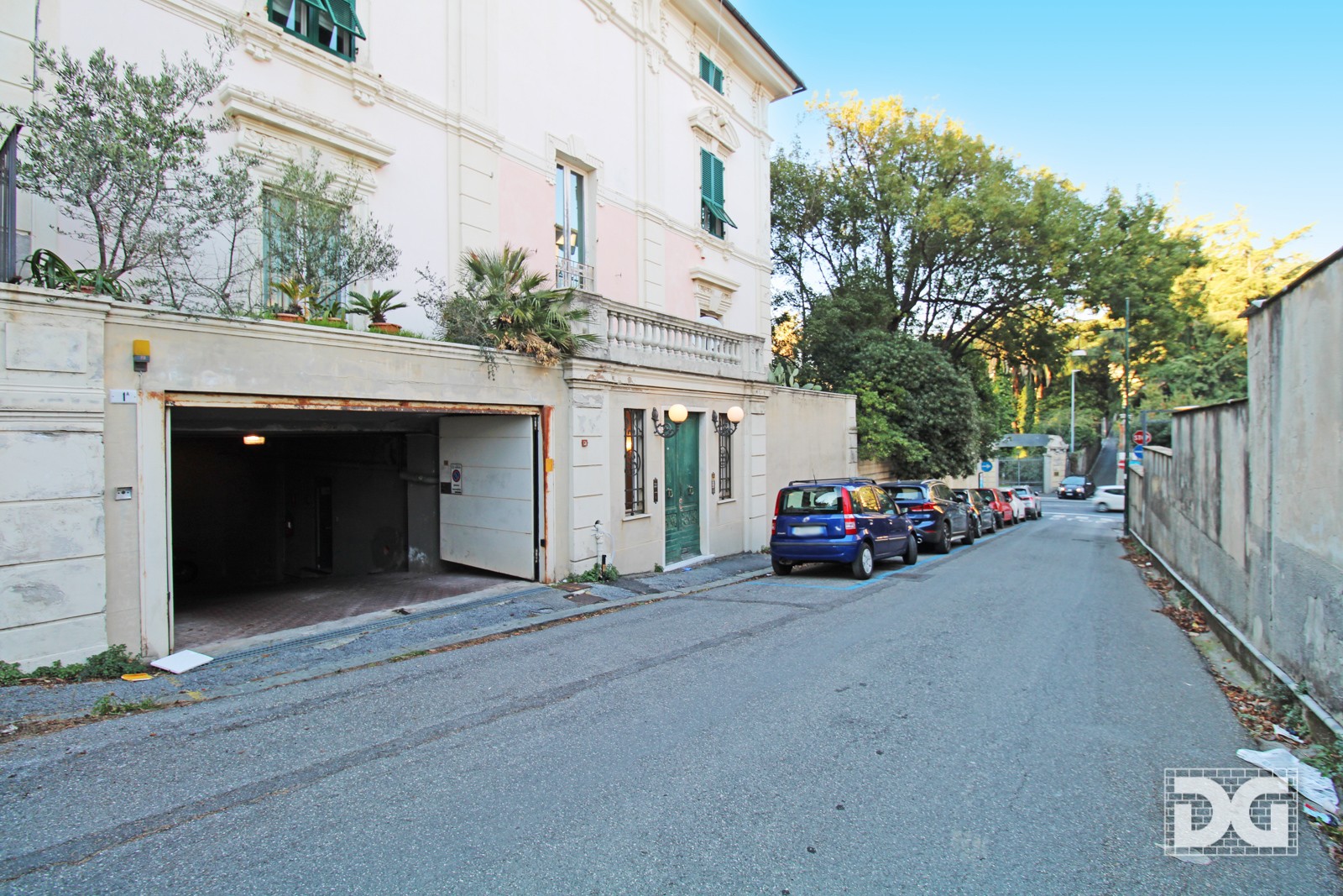 Immobiliare Del Guasta VIA DEI MARISTI MQ. 300 IN VILLA D’EPOCA GRANDE GIARDINO (CAT A/2) 