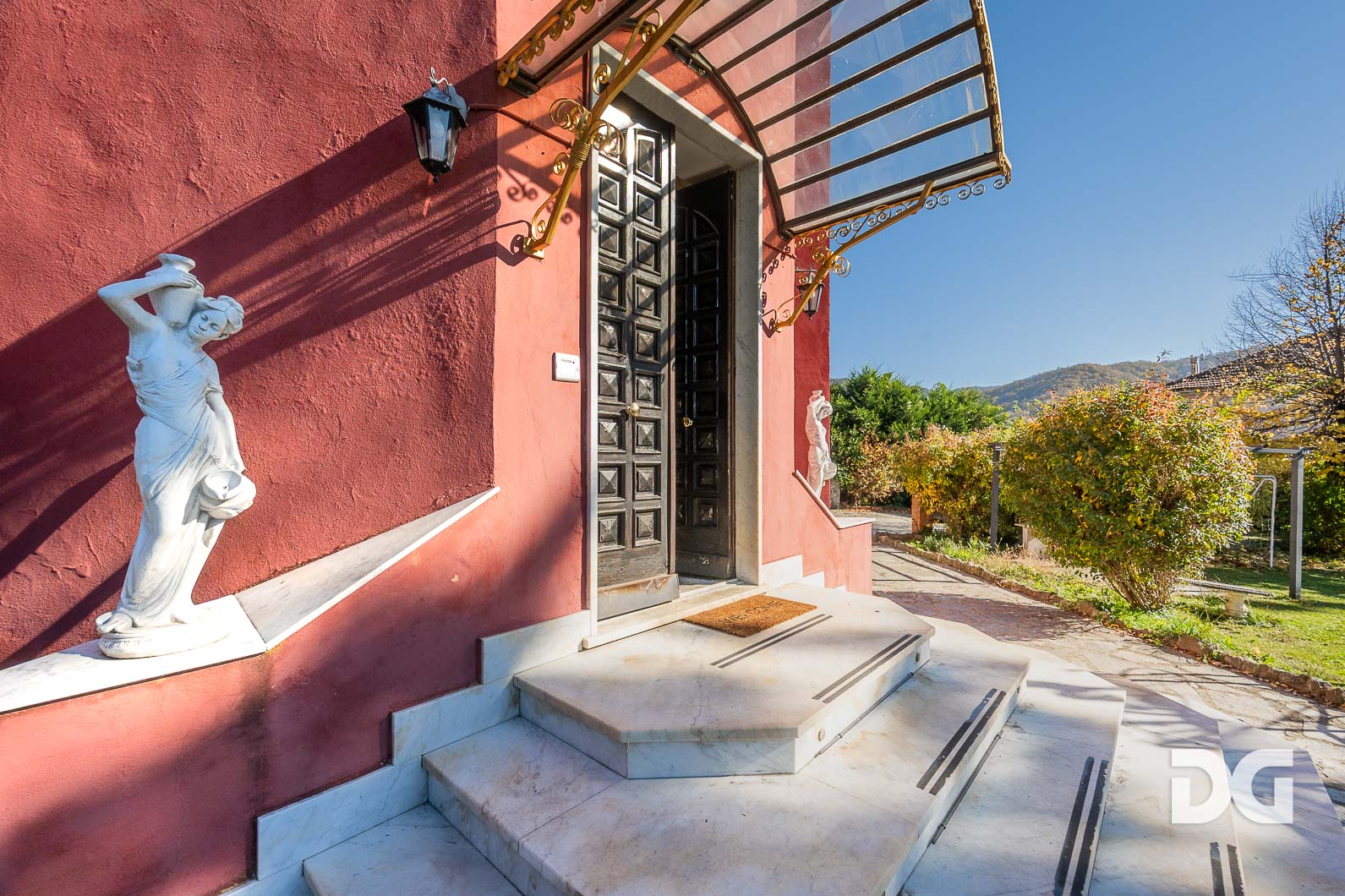 Immobiliare Del Guasta VILLA UNIFAMILIARE CON PISCINA 