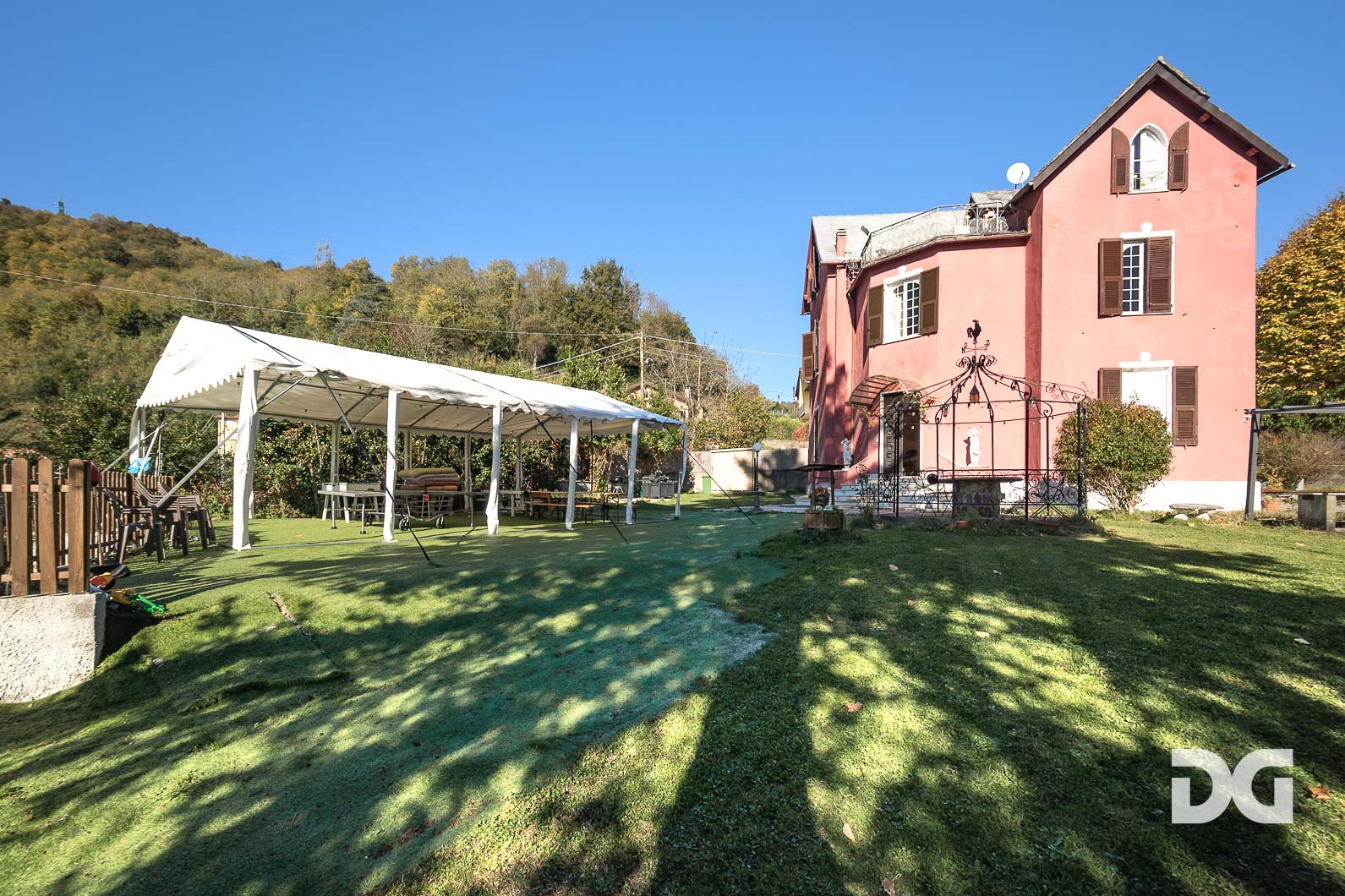 Immobiliare Del Guasta VILLA UNIFAMILIARE CON PISCINA 