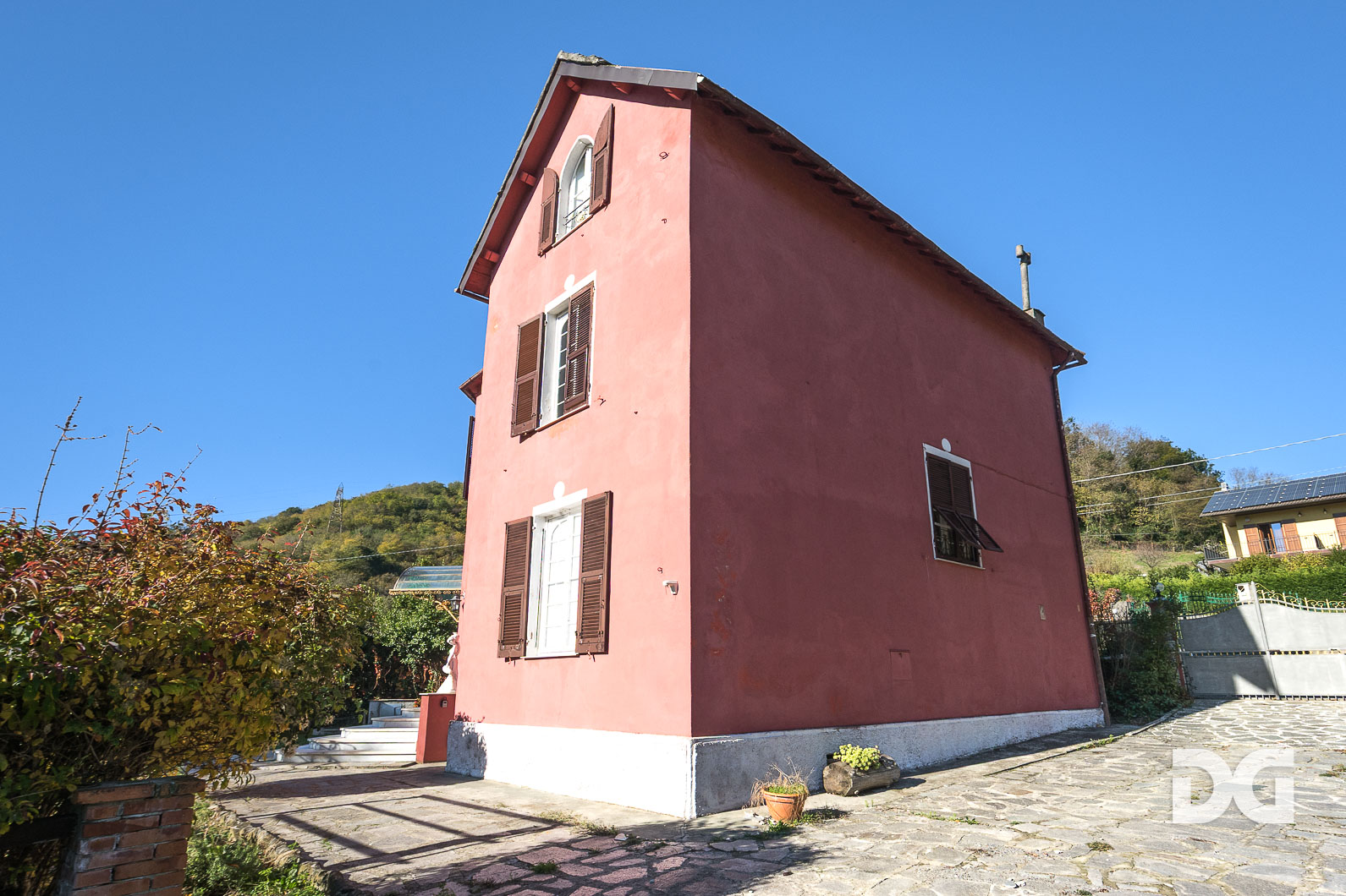 Immobiliare Del Guasta VILLA UNIFAMILIARE CON PISCINA 