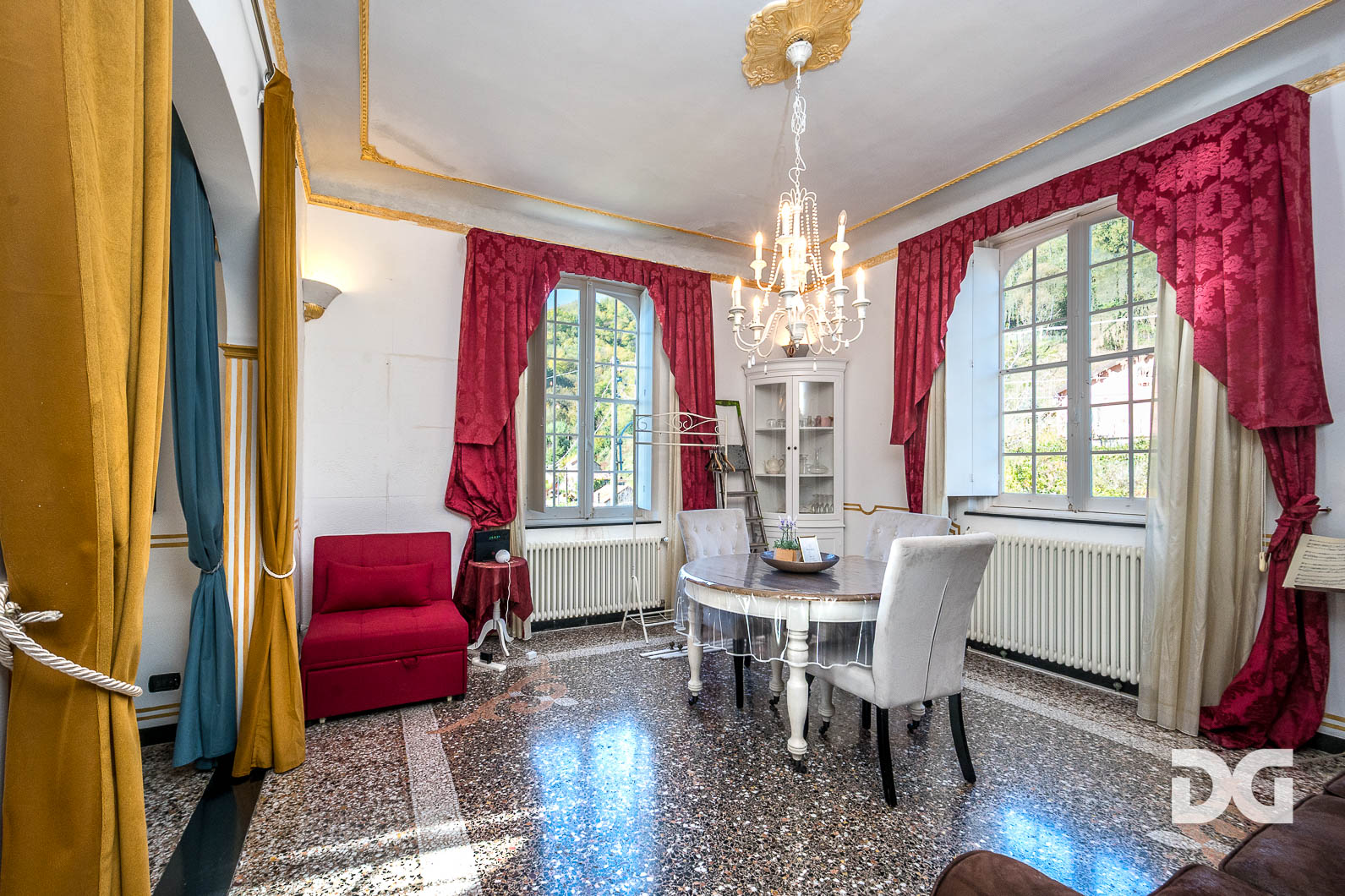 Immobiliare Del Guasta VILLA UNIFAMILIARE CON PISCINA 