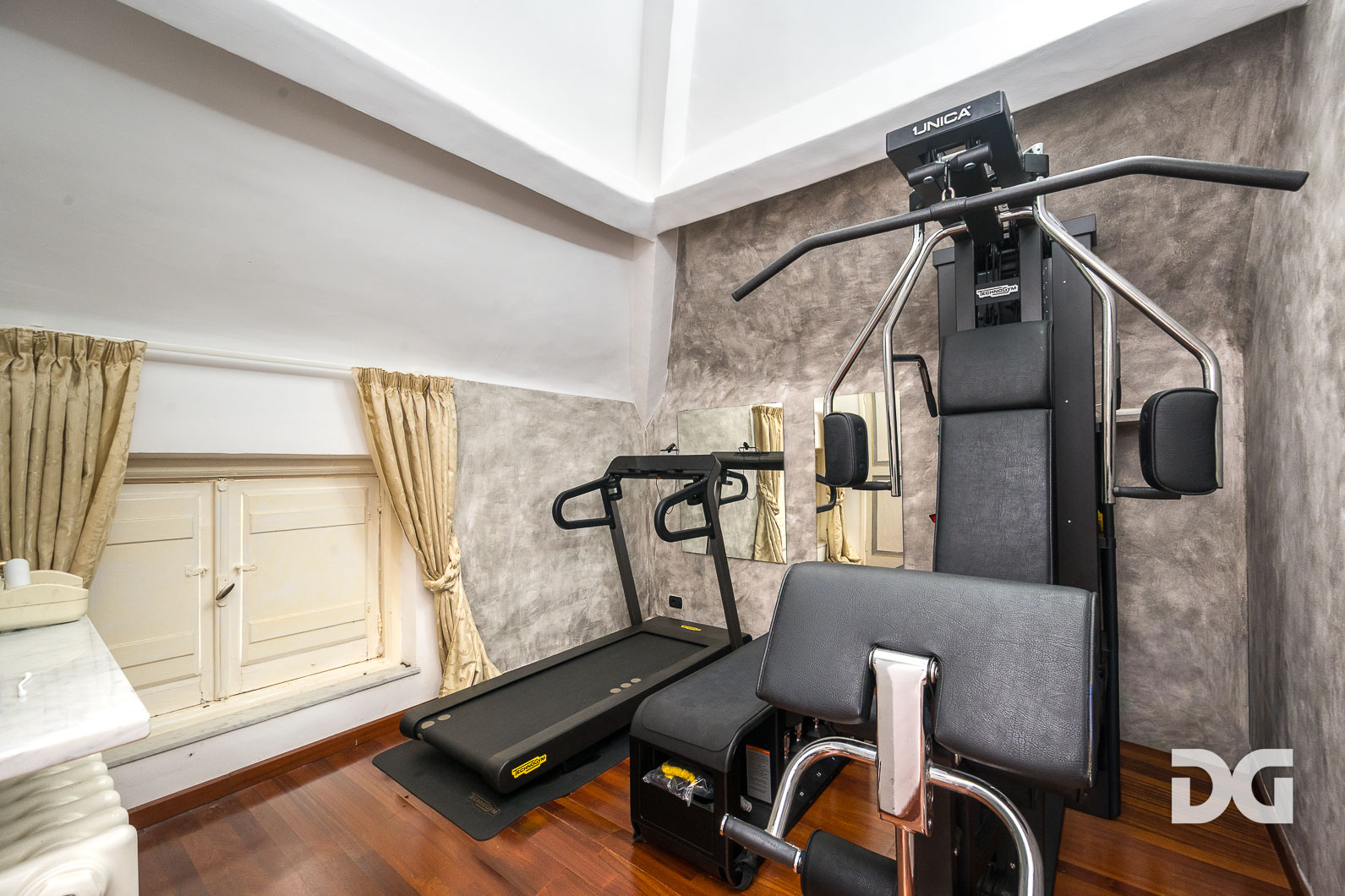 Immobiliare Del Guasta VILLA UNIFAMILIARE CON PISCINA 