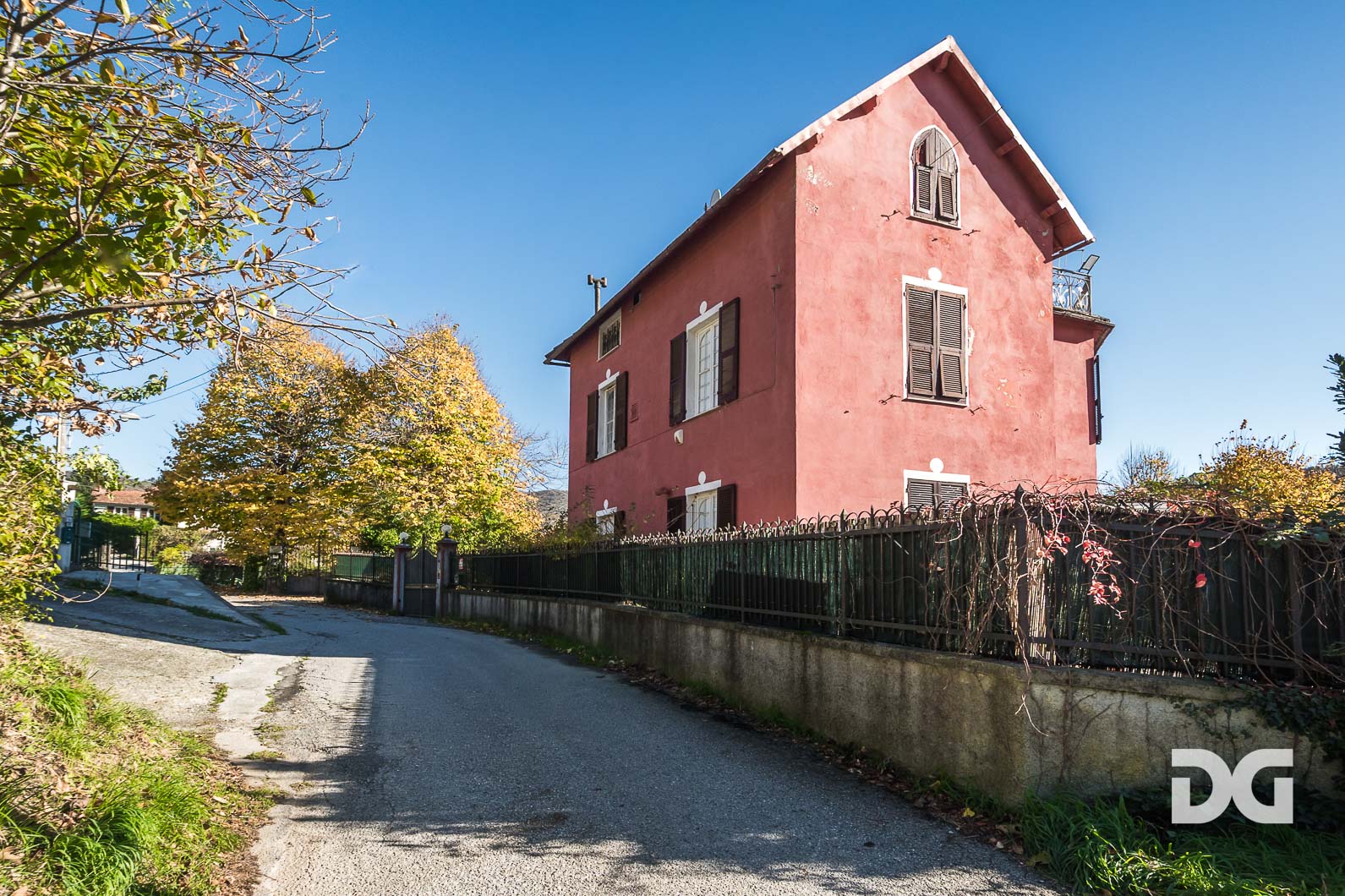 Immobiliare Del Guasta VILLA UNIFAMILIARE CON PISCINA 