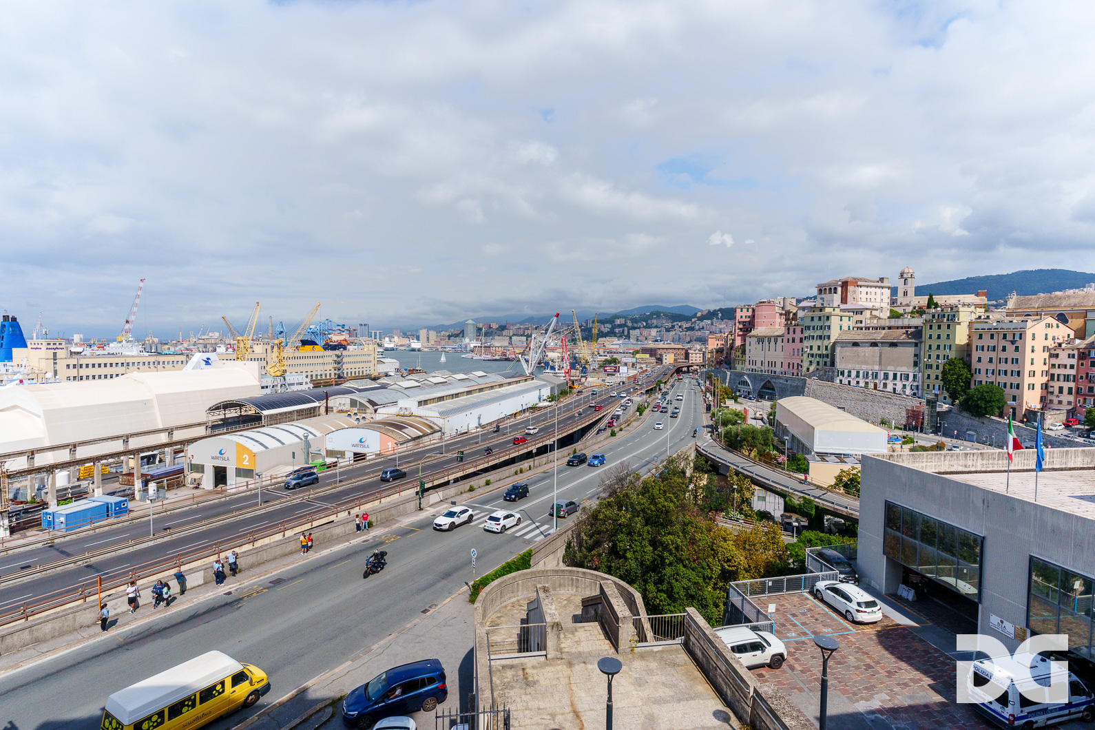 Immobiliare Del Guasta CARIGNANO – CORSO AURELIO SAFFI RISTRUTTURATI MQ.70 VISTA MARE 