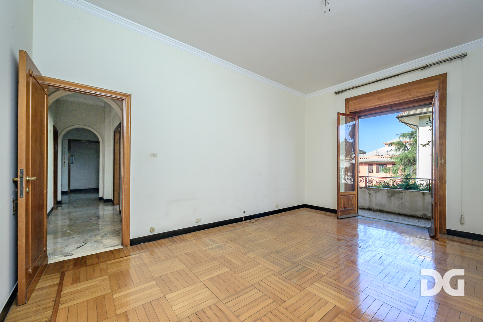 Immobiliare Del Guasta VIA CAMILLA – MQ. 147 TERRAZZO E BOX 