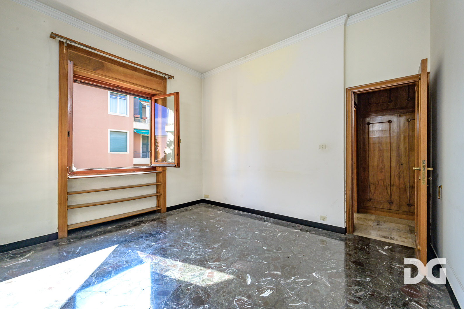 Immobiliare Del Guasta VIA CAMILLA – MQ. 147 TERRAZZO E BOX 