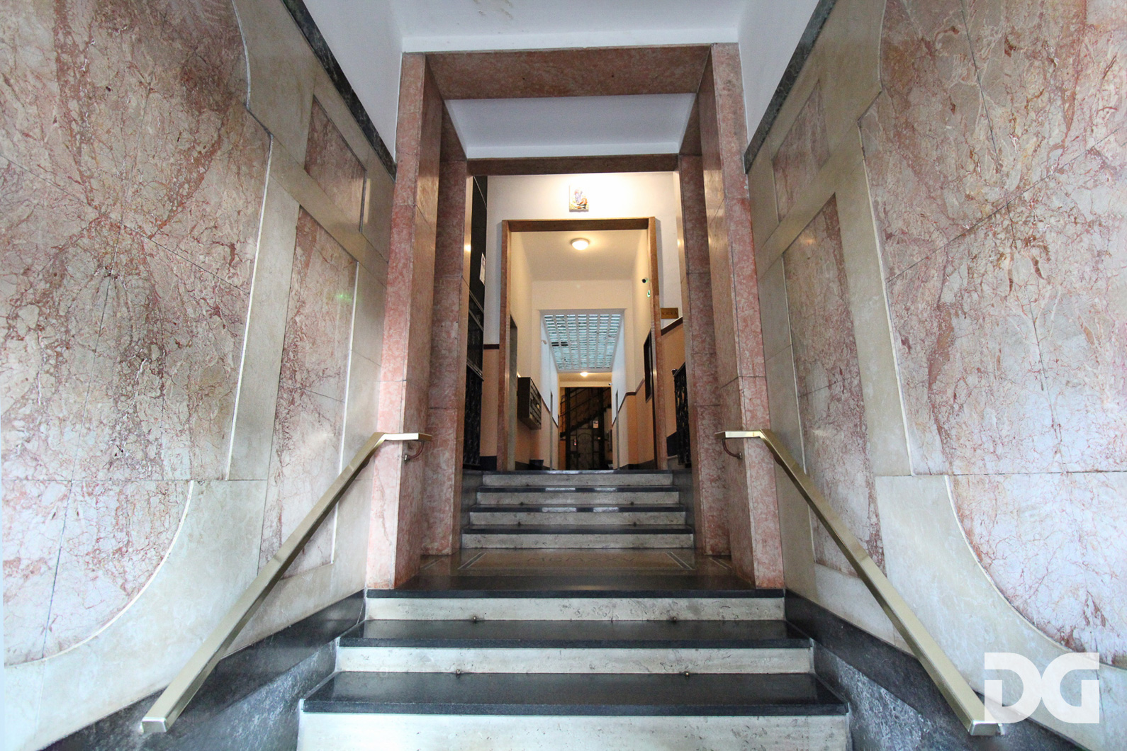 Immobiliare Del Guasta CENTRO – LARGO ARCHIMEDE UFFICIO MQ. 334 