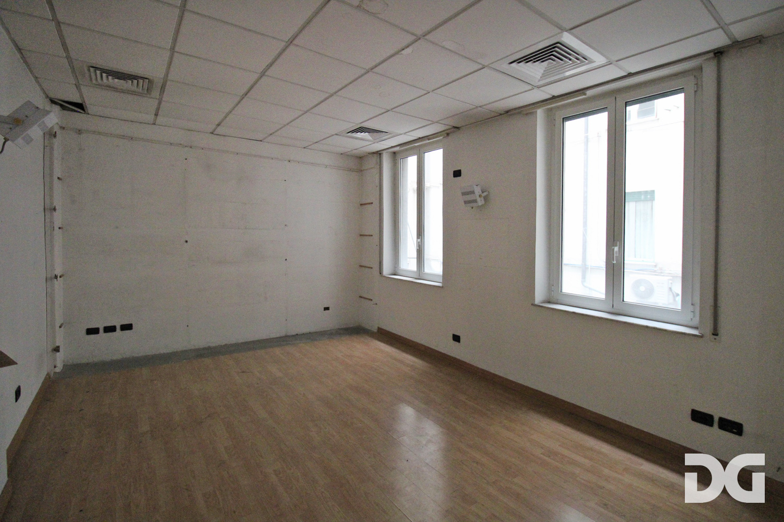 Immobiliare Del Guasta CENTRO – LARGO ARCHIMEDE UFFICIO MQ. 334 