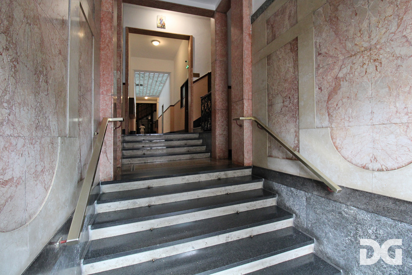 Immobiliare Del Guasta CENTRO – LARGO ARCHIMEDE UFFICIO MQ. 334 