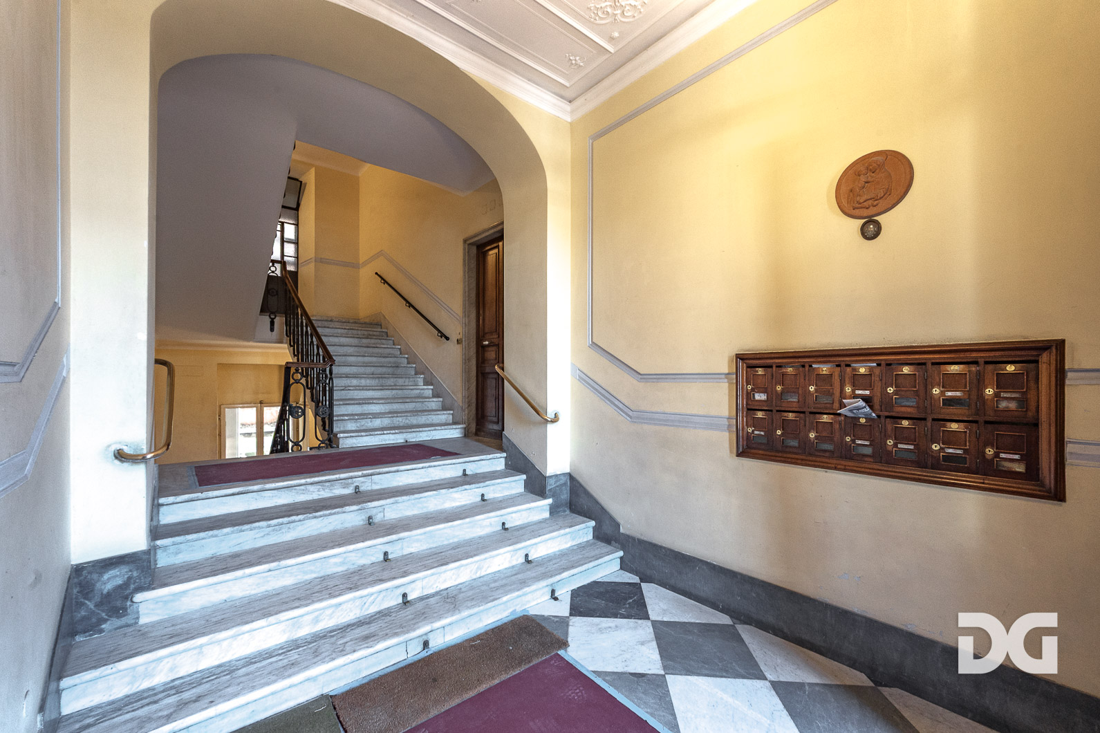 Immobiliare Del Guasta CORSO CARBONARA – PRESTIGIOSI MQ. 213 