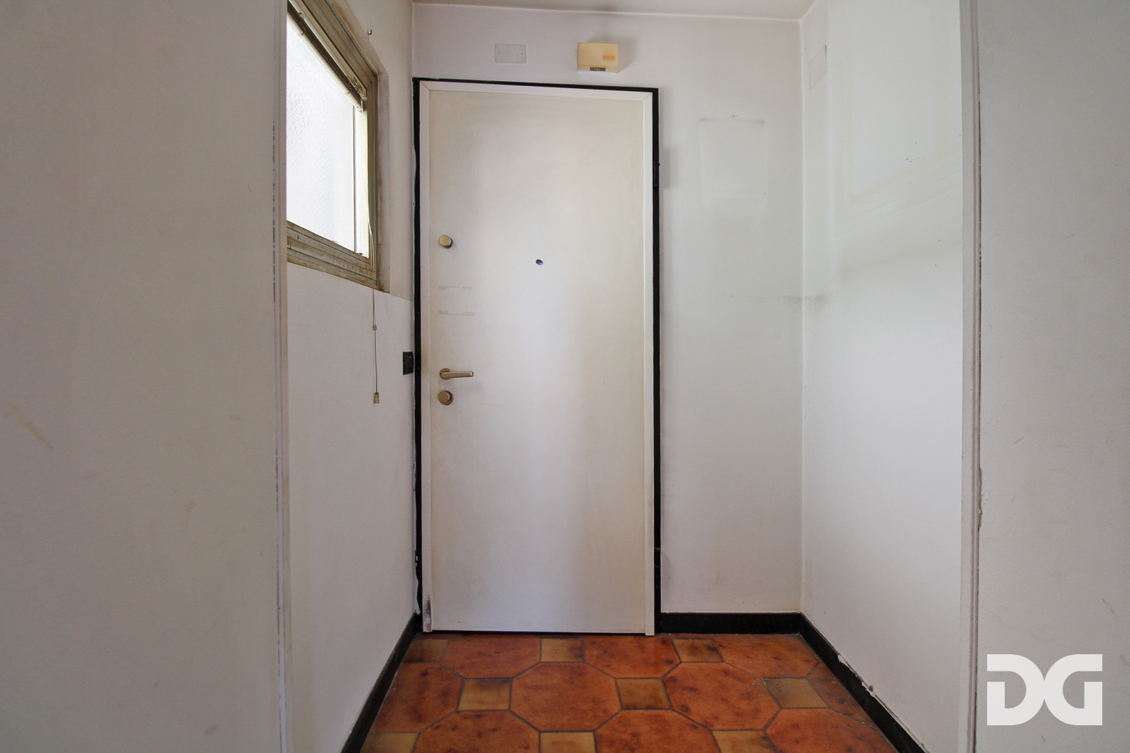 Immobiliare Del Guasta CENTRO STORICO – AD. MURA DELLE GRAZIE MQ. 59 CON TERRAZZO AL PIANO 