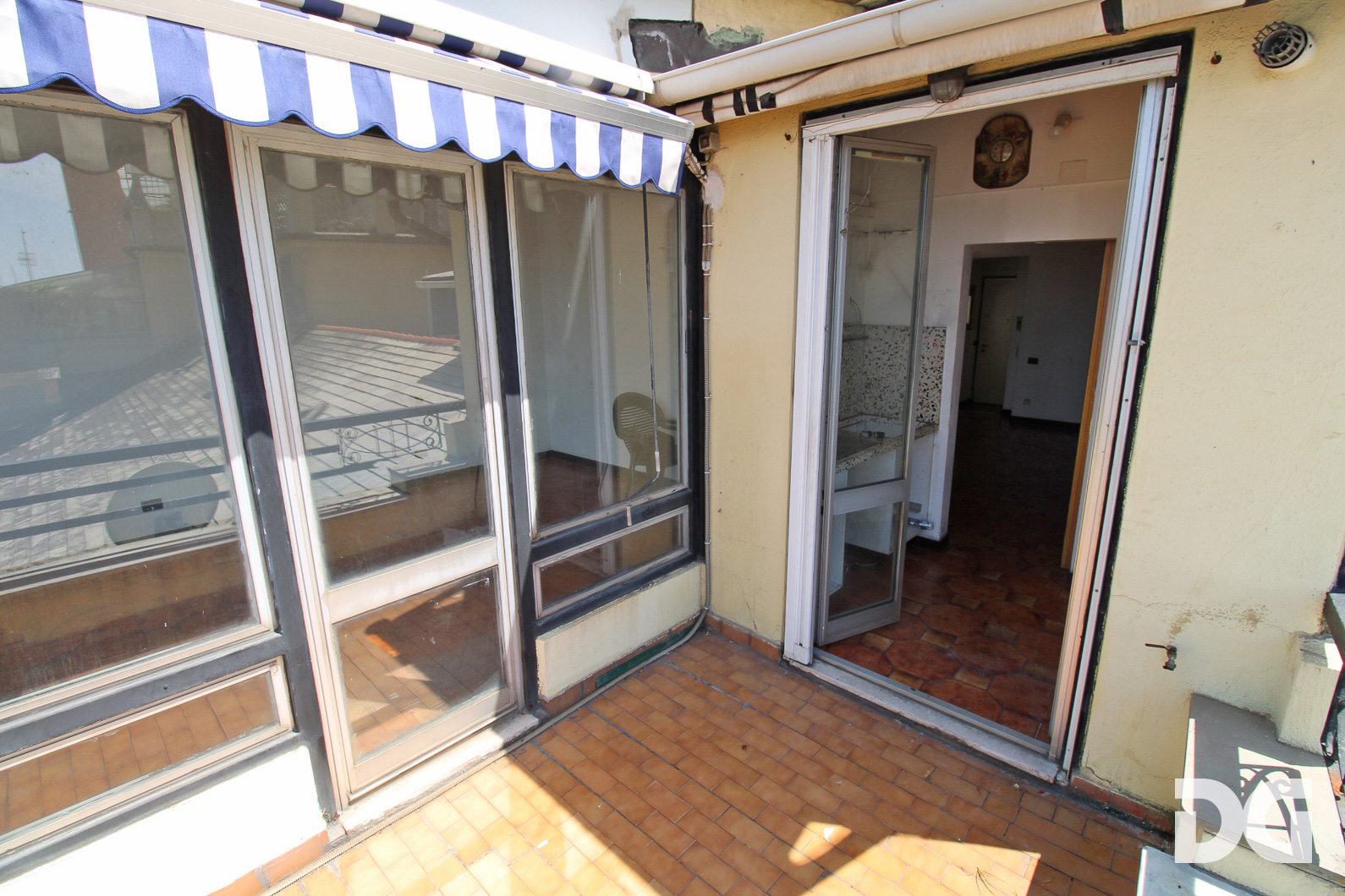 Immobiliare Del Guasta CENTRO STORICO – AD. MURA DELLE GRAZIE MQ. 59 CON TERRAZZO AL PIANO 