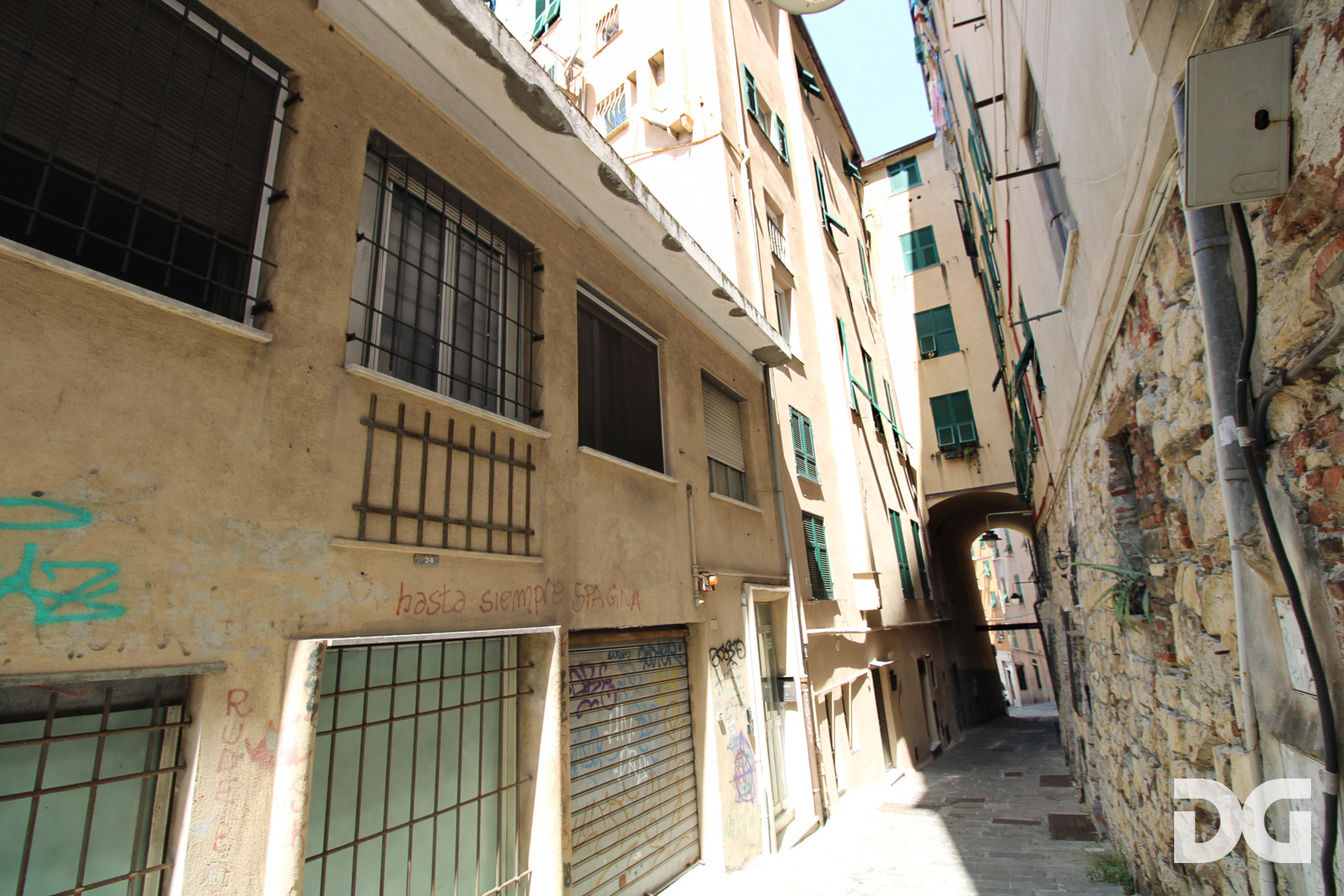 Immobiliare Del Guasta CENTRO STORICO – AD. MURA DELLE GRAZIE MQ. 59 CON TERRAZZO AL PIANO 