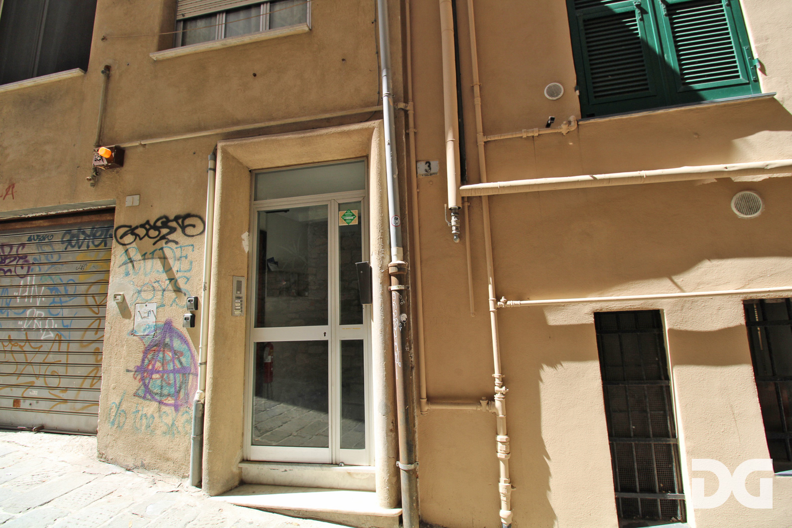 Immobiliare Del Guasta CENTRO STORICO – AD. MURA DELLE GRAZIE MQ. 59 CON TERRAZZO AL PIANO 