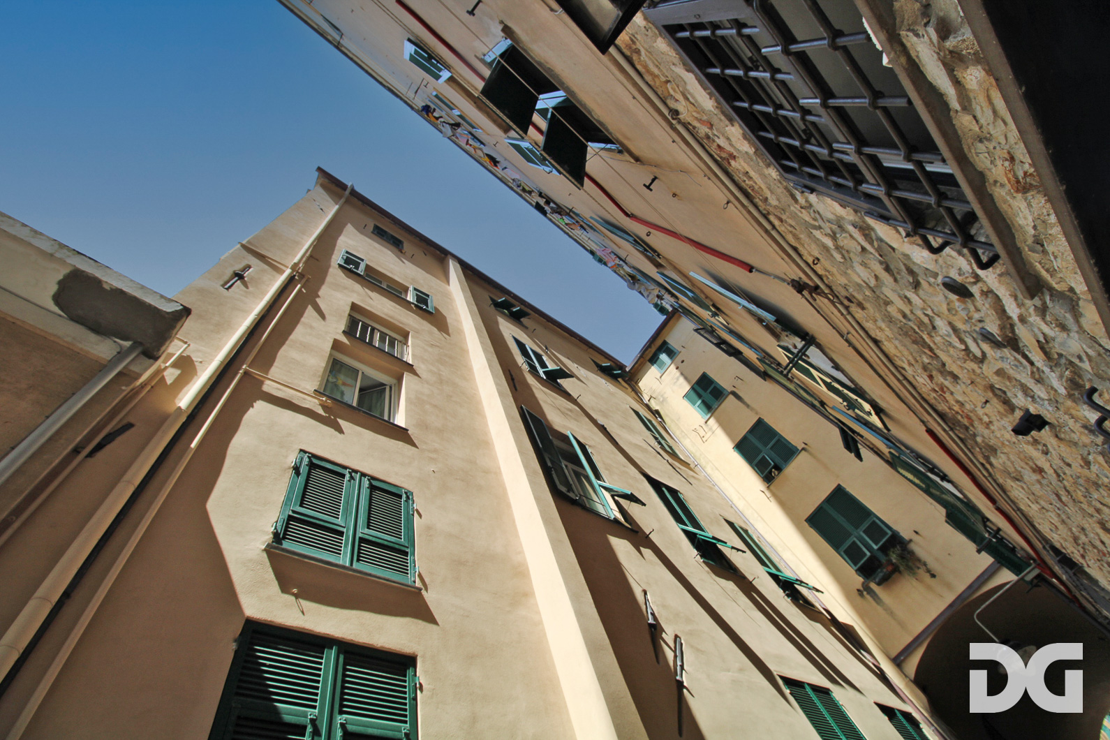 Immobiliare Del Guasta CENTRO STORICO – AD. MURA DELLE GRAZIE MQ. 59 CON TERRAZZO AL PIANO 