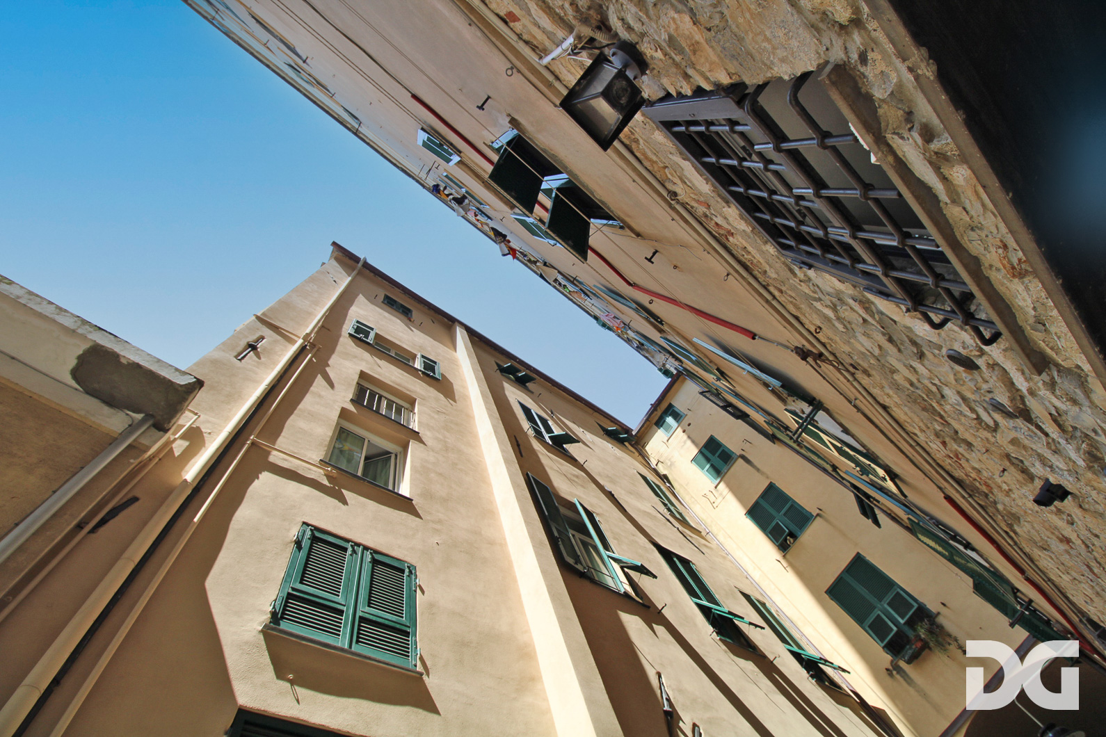Immobiliare Del Guasta CENTRO STORICO – AD. MURA DELLE GRAZIE MQ. 59 CON TERRAZZO AL PIANO 