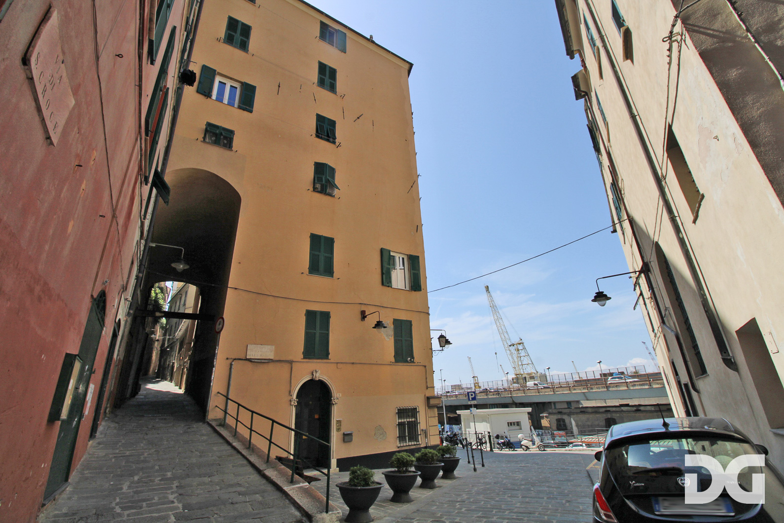 Immobiliare Del Guasta CENTRO STORICO – AD. MURA DELLE GRAZIE MQ. 59 CON TERRAZZO AL PIANO 
