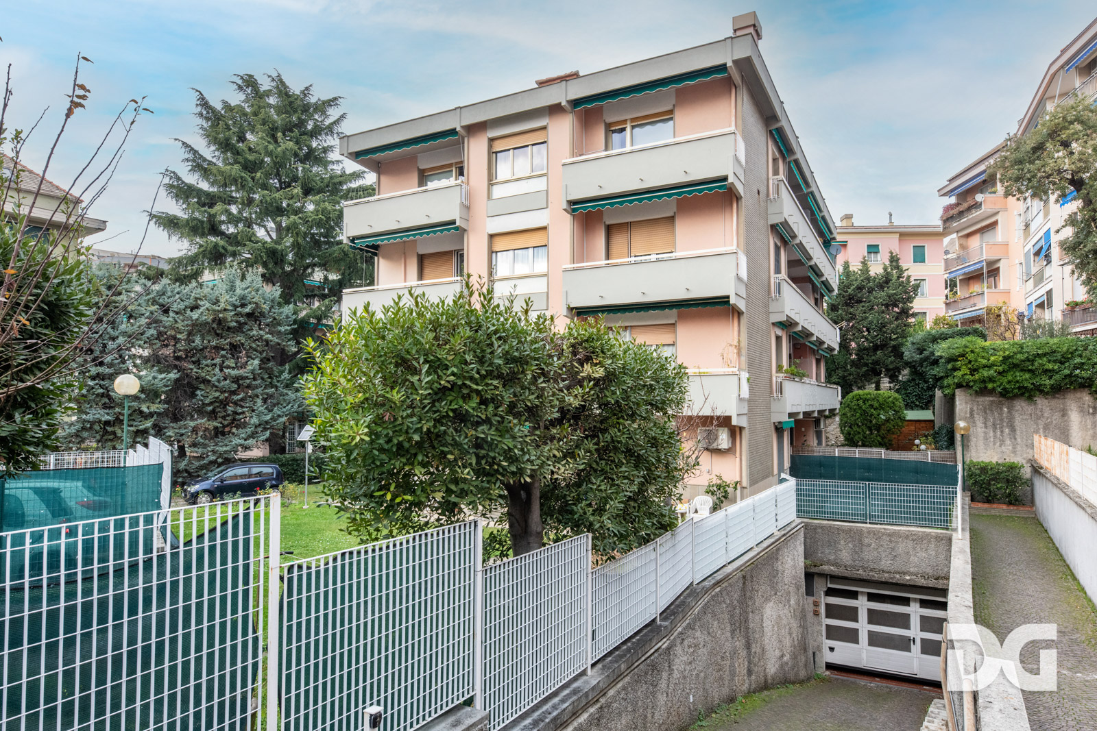 Immobiliare Del Guasta ALBARO – VIA RIESE ELEGANTI MQ. 138 CON MANSARDA VIVIBILE E BOX 