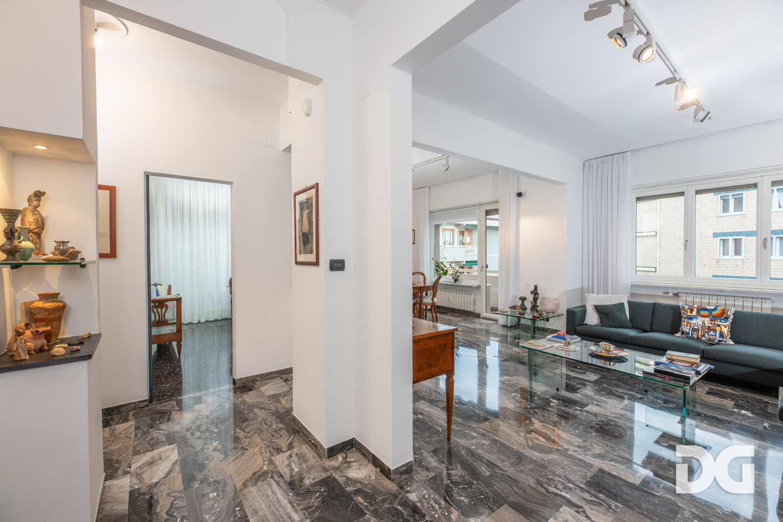 Immobiliare Del Guasta ALBARO – VIA RIESE ELEGANTI MQ. 138 CON MANSARDA VIVIBILE E BOX 