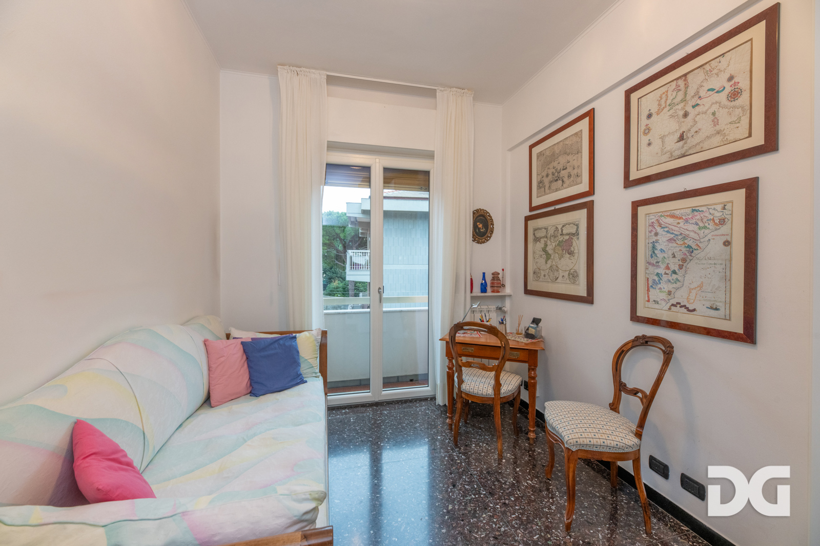Immobiliare Del Guasta ALBARO – VIA RIESE ELEGANTI MQ. 138 CON MANSARDA VIVIBILE E BOX 