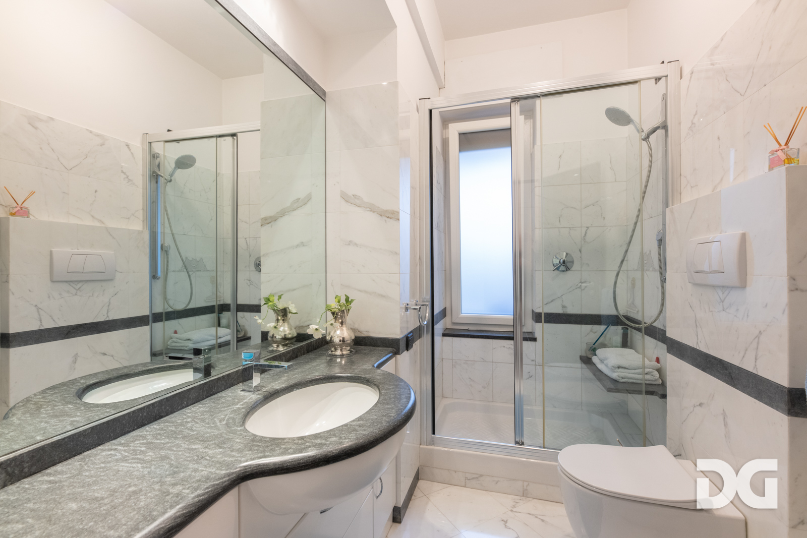 Immobiliare Del Guasta ALBARO – VIA RIESE ELEGANTI MQ. 138 CON MANSARDA VIVIBILE E BOX 