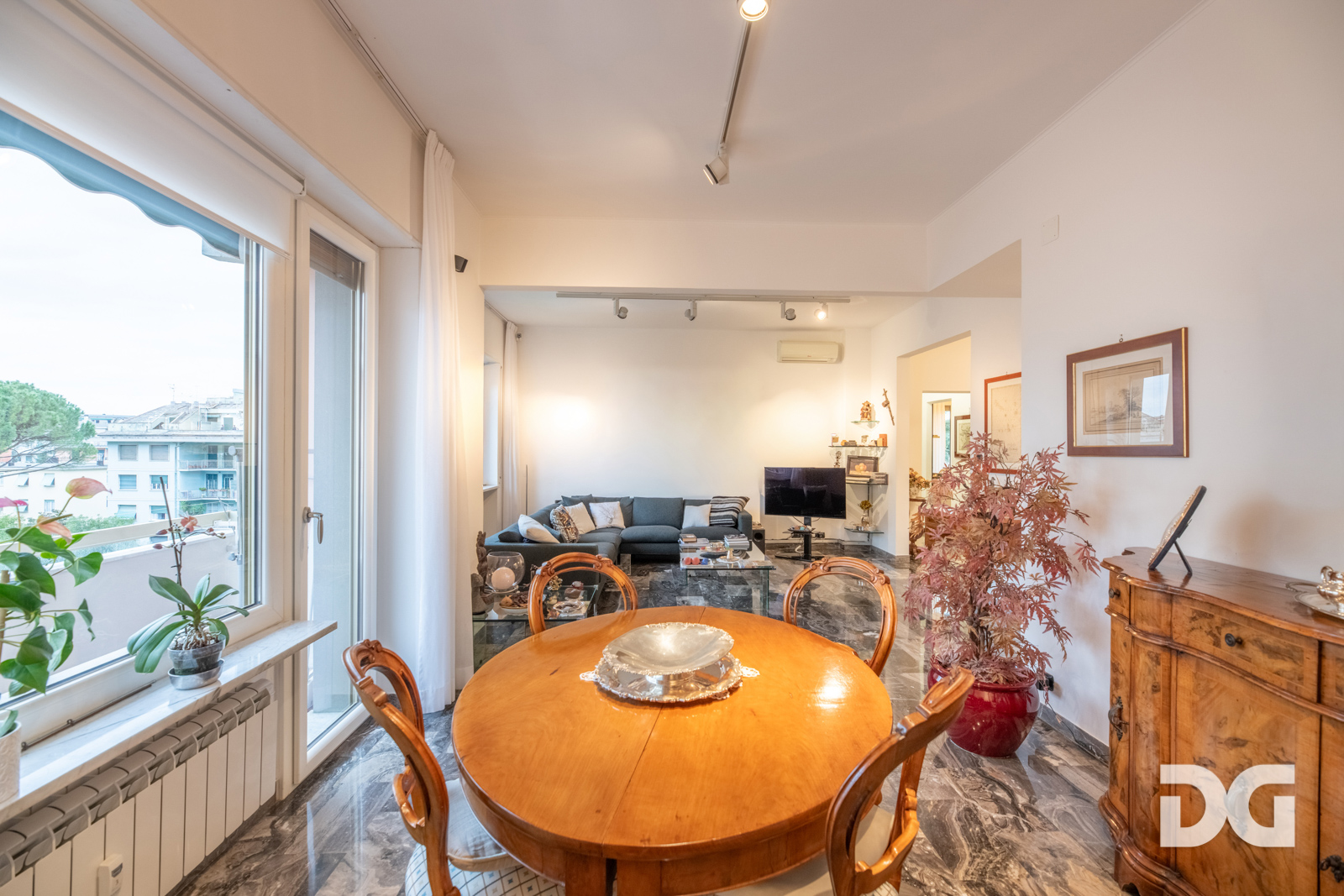 Immobiliare Del Guasta ALBARO – VIA RIESE ELEGANTI MQ. 138 CON MANSARDA VIVIBILE E BOX 