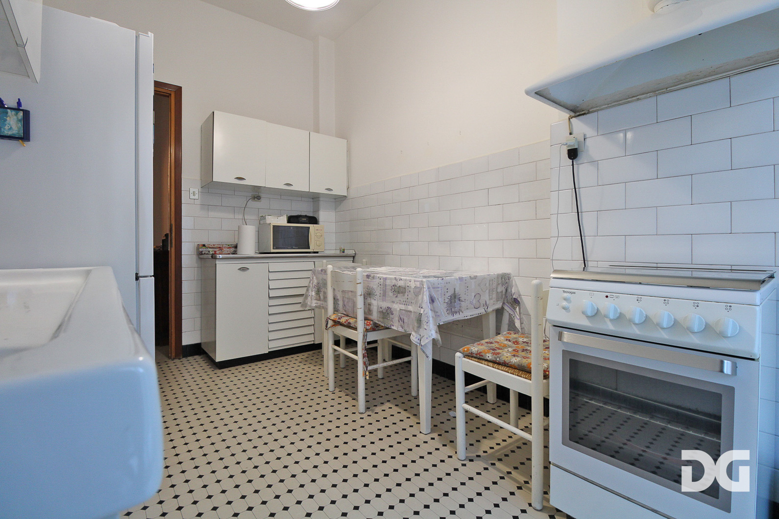 Immobiliare Del Guasta CASTELLETTO – VIA LORENZO STALLO LUMINOSI MQ. 96 