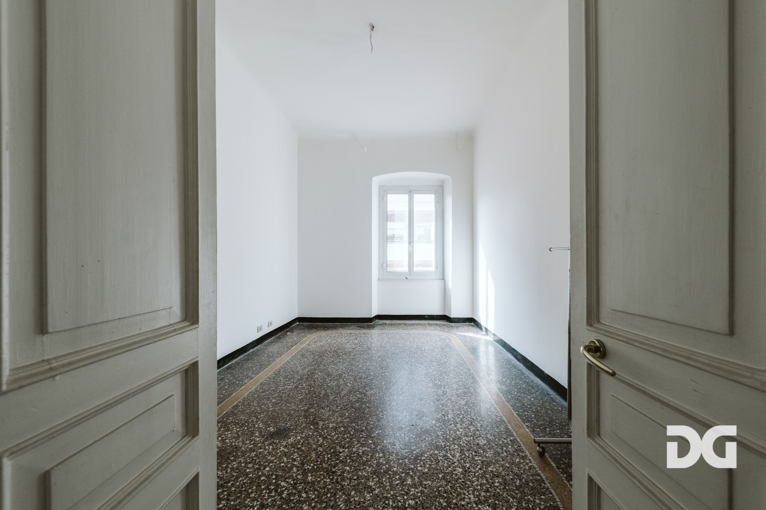 Immobiliare Del Guasta FOCE VIA CIPRO – ORDINATI E LUMINOSI MQ. 120 