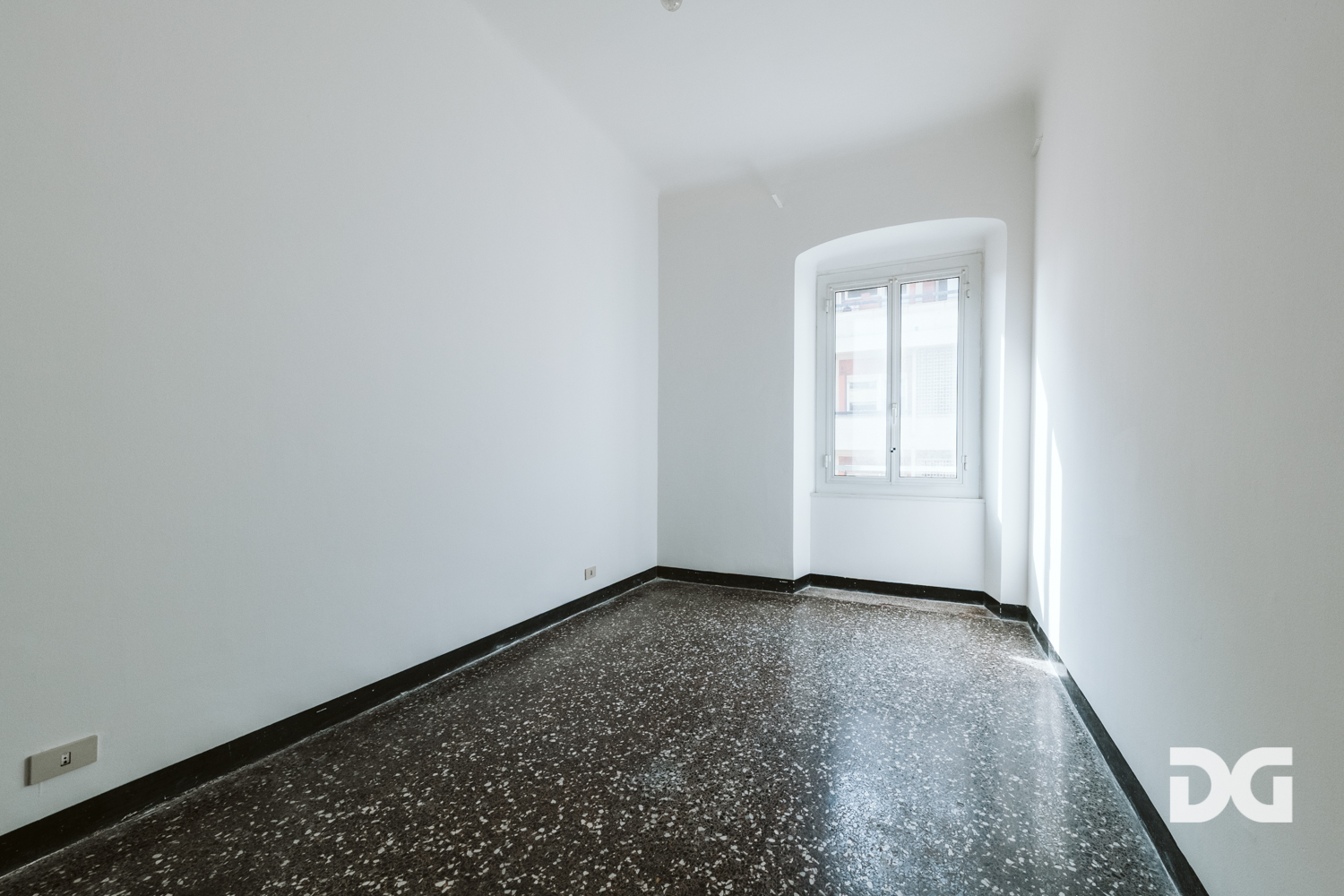 Immobiliare Del Guasta FOCE VIA CIPRO – ORDINATI E LUMINOSI MQ. 120 