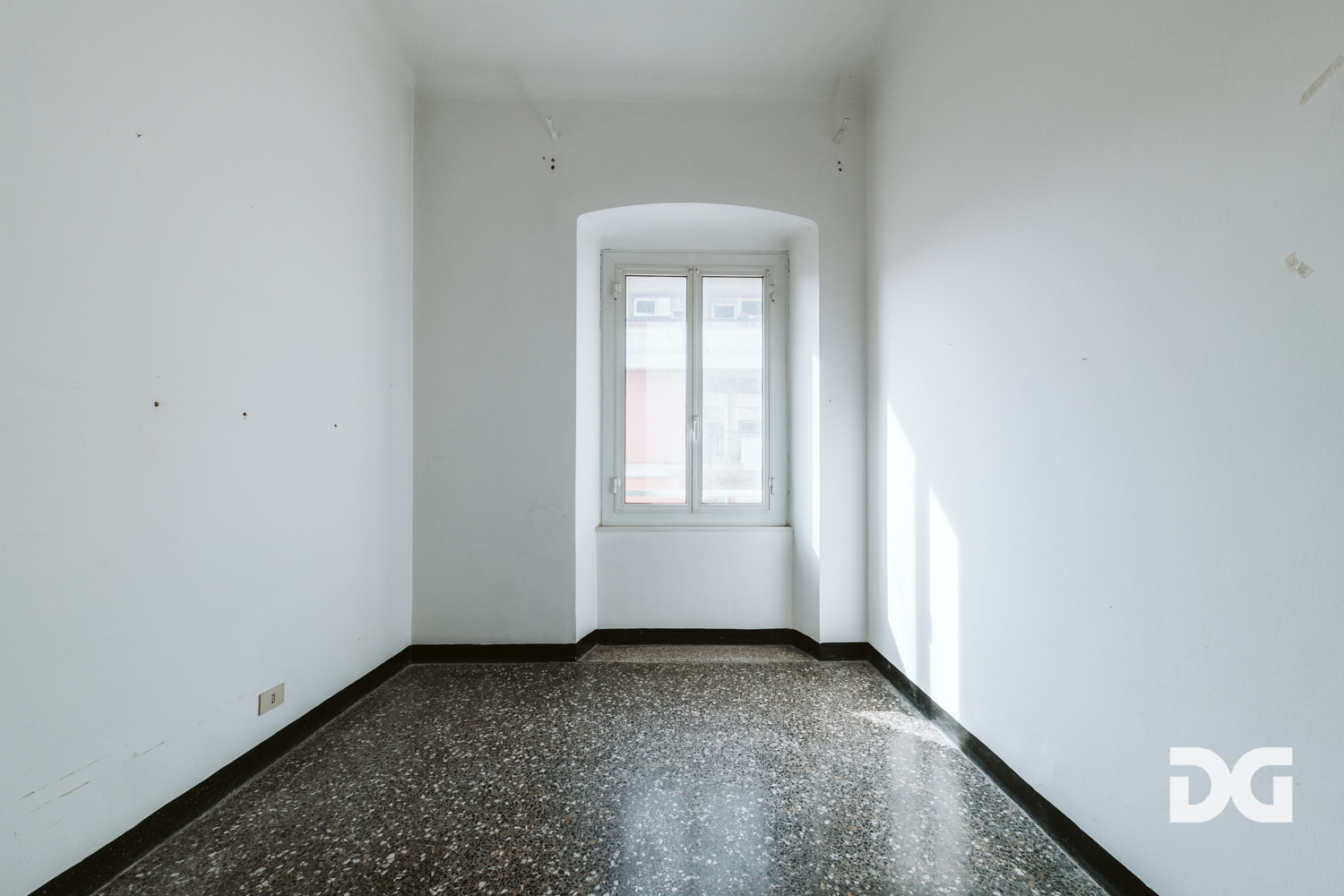 Immobiliare Del Guasta FOCE VIA CIPRO – ORDINATI E LUMINOSI MQ. 120 