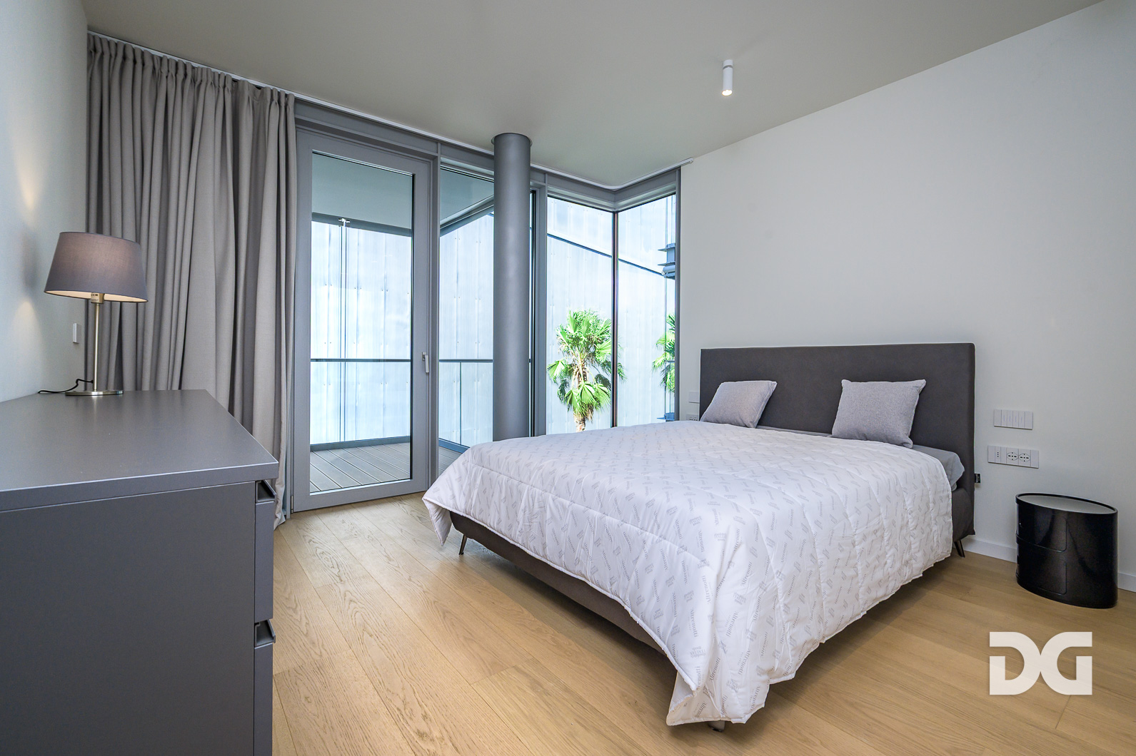 Immobiliare Del Guasta WATERFRONT DI LEVANTE – ARREDATI MQ. 64 CON TERRAZZO E POSTO AUTO 