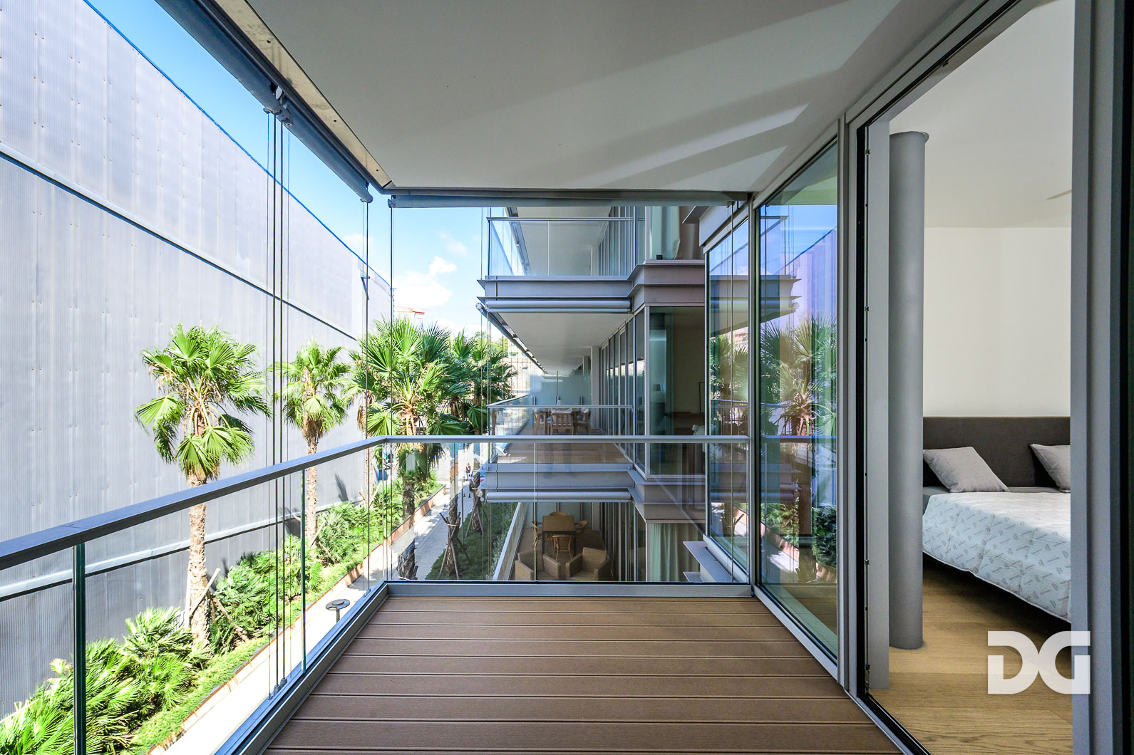 Immobiliare Del Guasta WATERFRONT DI LEVANTE – ARREDATI MQ. 64 CON TERRAZZO E POSTO AUTO 