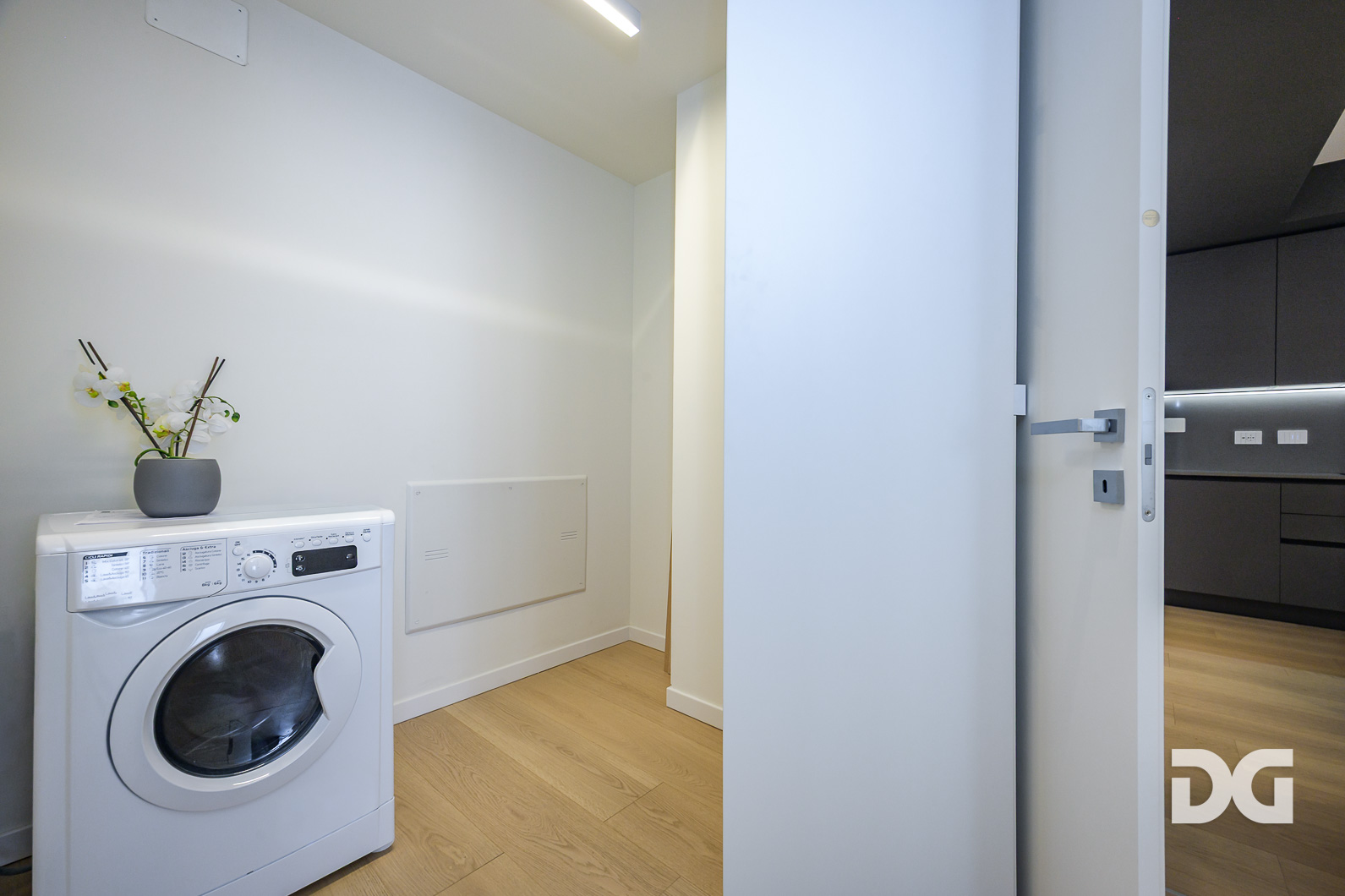 Immobiliare Del Guasta WATERFRONT DI LEVANTE – ARREDATI MQ. 64 CON TERRAZZO E POSTO AUTO 