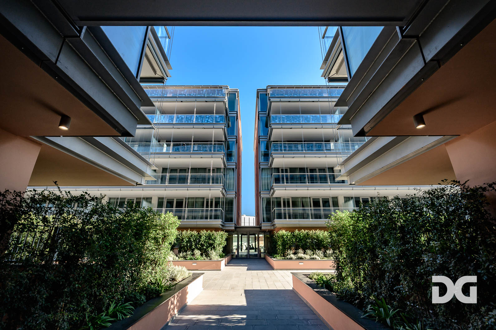 Immobiliare Del Guasta WATERFRONT DI LEVANTE – ARREDATI MQ. 64 CON TERRAZZO E POSTO AUTO 