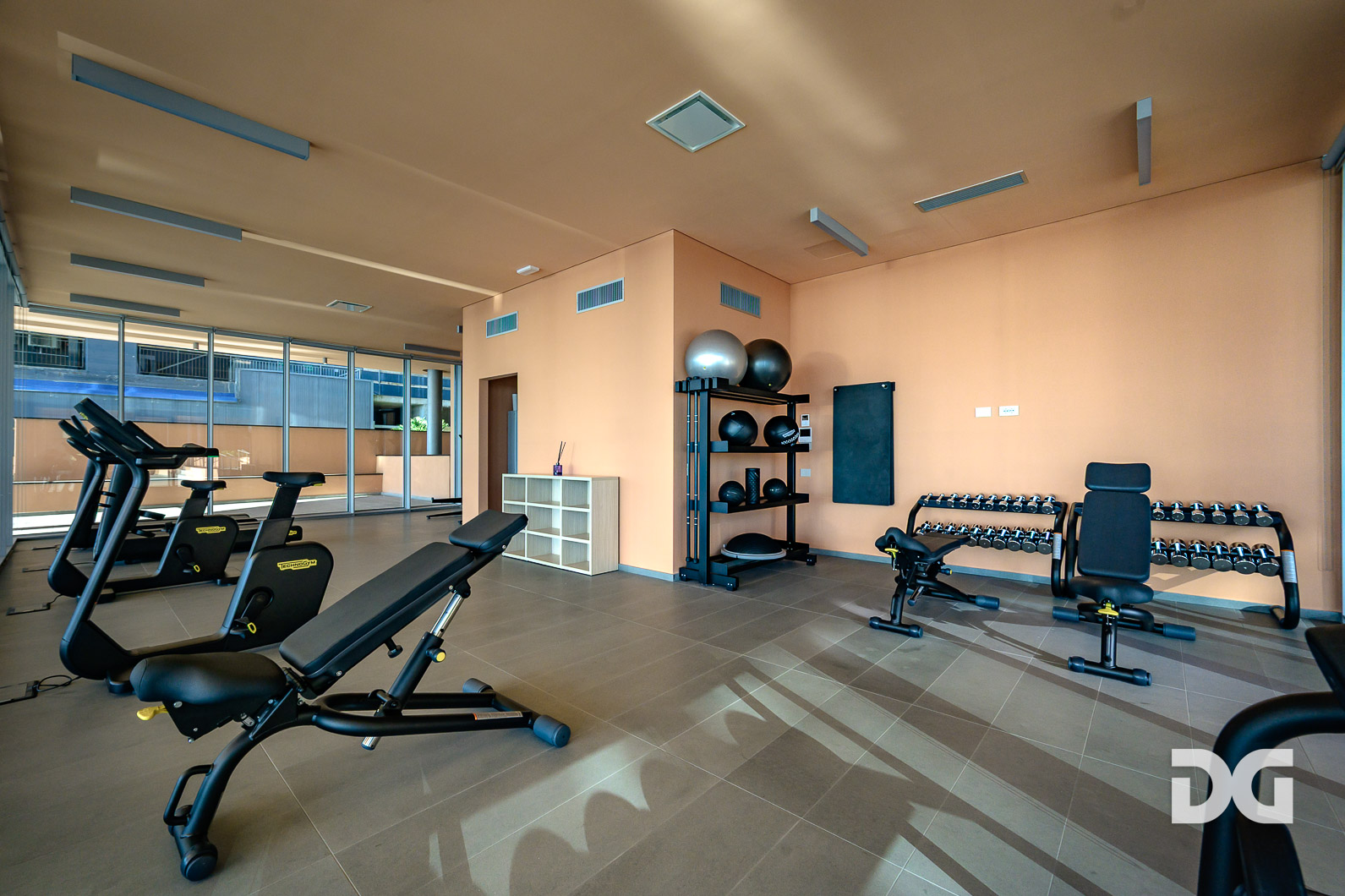 Immobiliare Del Guasta WATERFRONT DI LEVANTE – ARREDATI MQ. 64 CON TERRAZZO E POSTO AUTO 