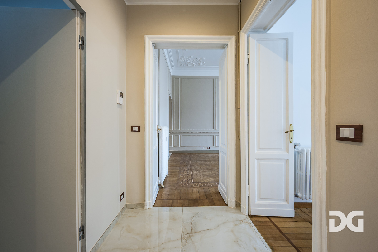 Immobiliare Del Guasta PIAZZA MANIN – RISTRUTTURATI MQ. 145 PENULTIMO PIANO 