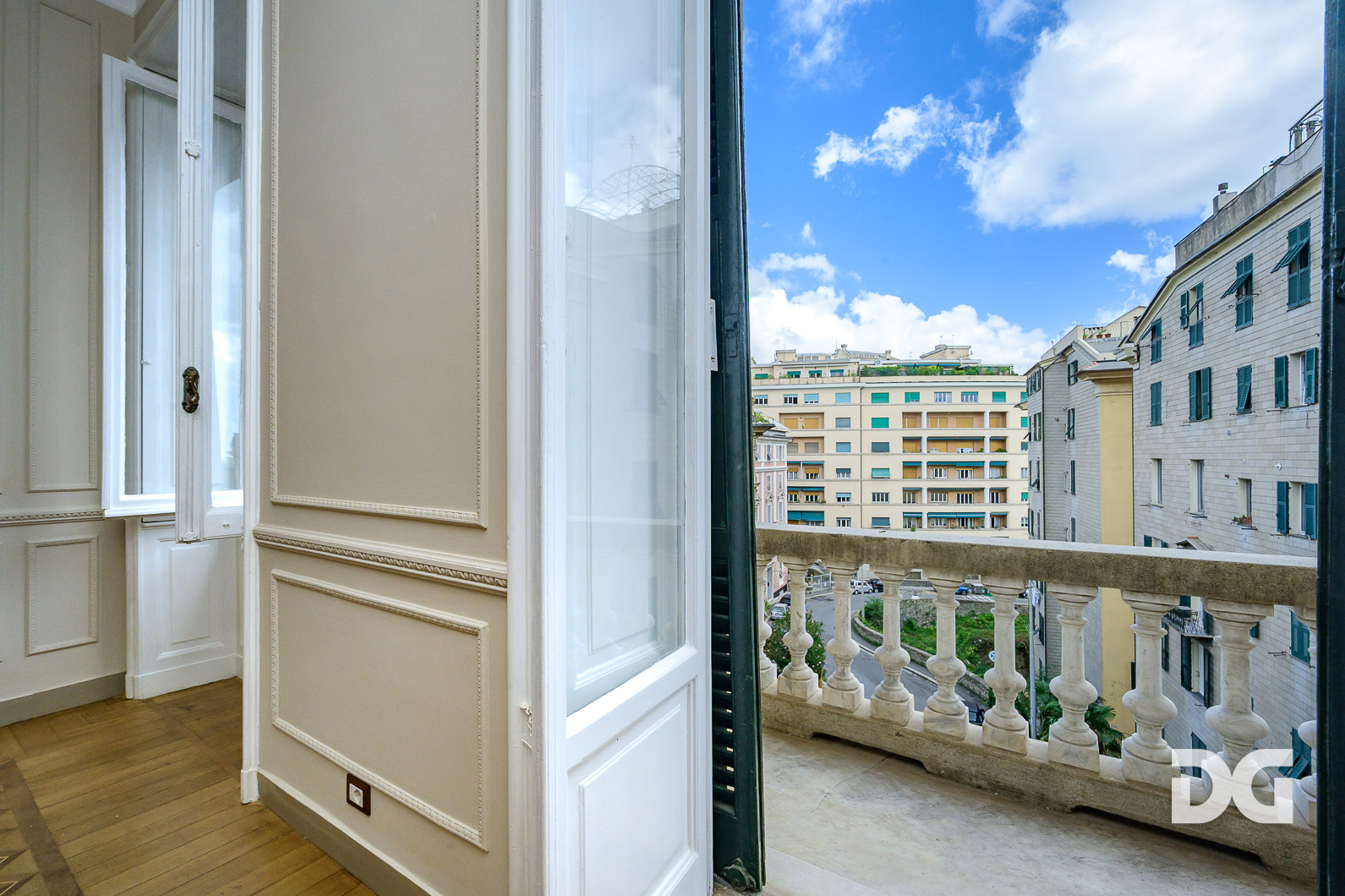 Immobiliare Del Guasta PIAZZA MANIN – RISTRUTTURATI MQ. 145 PENULTIMO PIANO 