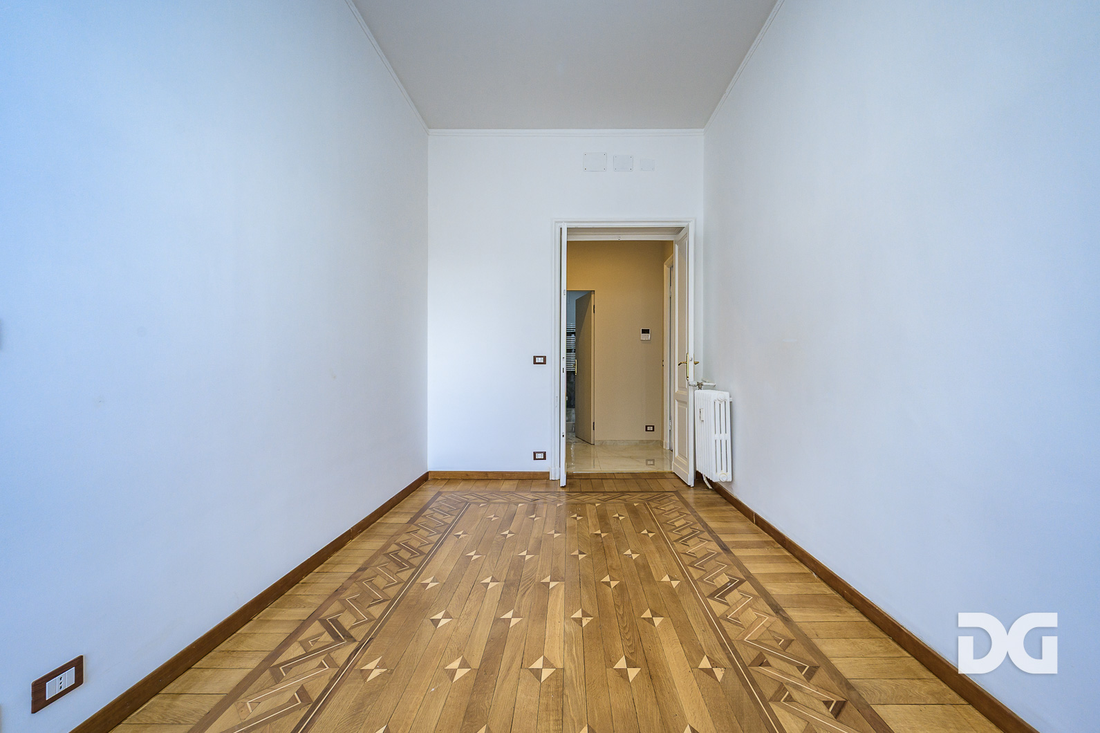 Immobiliare Del Guasta PIAZZA MANIN – RISTRUTTURATI MQ. 145 PENULTIMO PIANO 