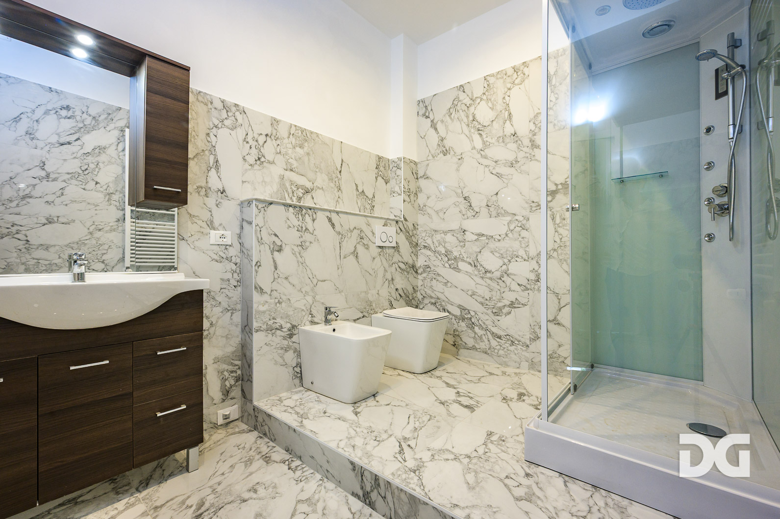 Immobiliare Del Guasta PIAZZA MANIN – RISTRUTTURATI MQ. 145 PENULTIMO PIANO 