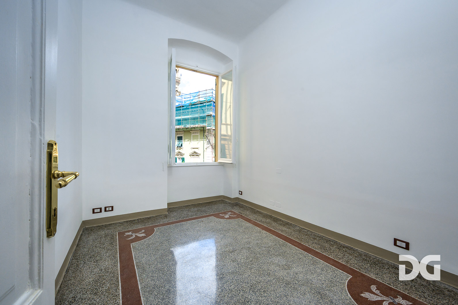 Immobiliare Del Guasta PIAZZA MANIN – RISTRUTTURATI MQ. 145 PENULTIMO PIANO 