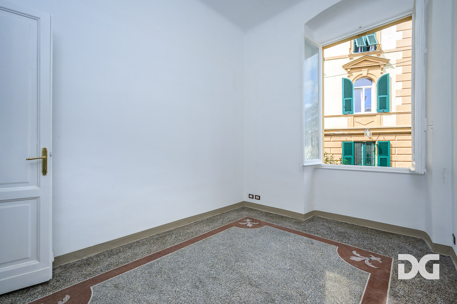 Immobiliare Del Guasta PIAZZA MANIN – RISTRUTTURATI MQ. 145 PENULTIMO PIANO 