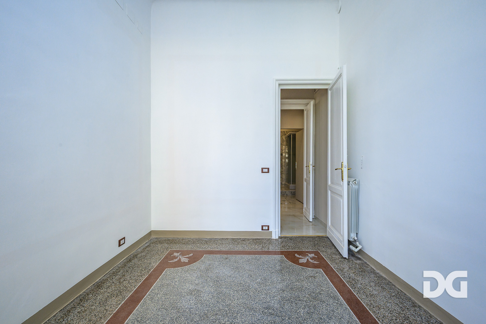 Immobiliare Del Guasta PIAZZA MANIN – RISTRUTTURATI MQ. 145 PENULTIMO PIANO 