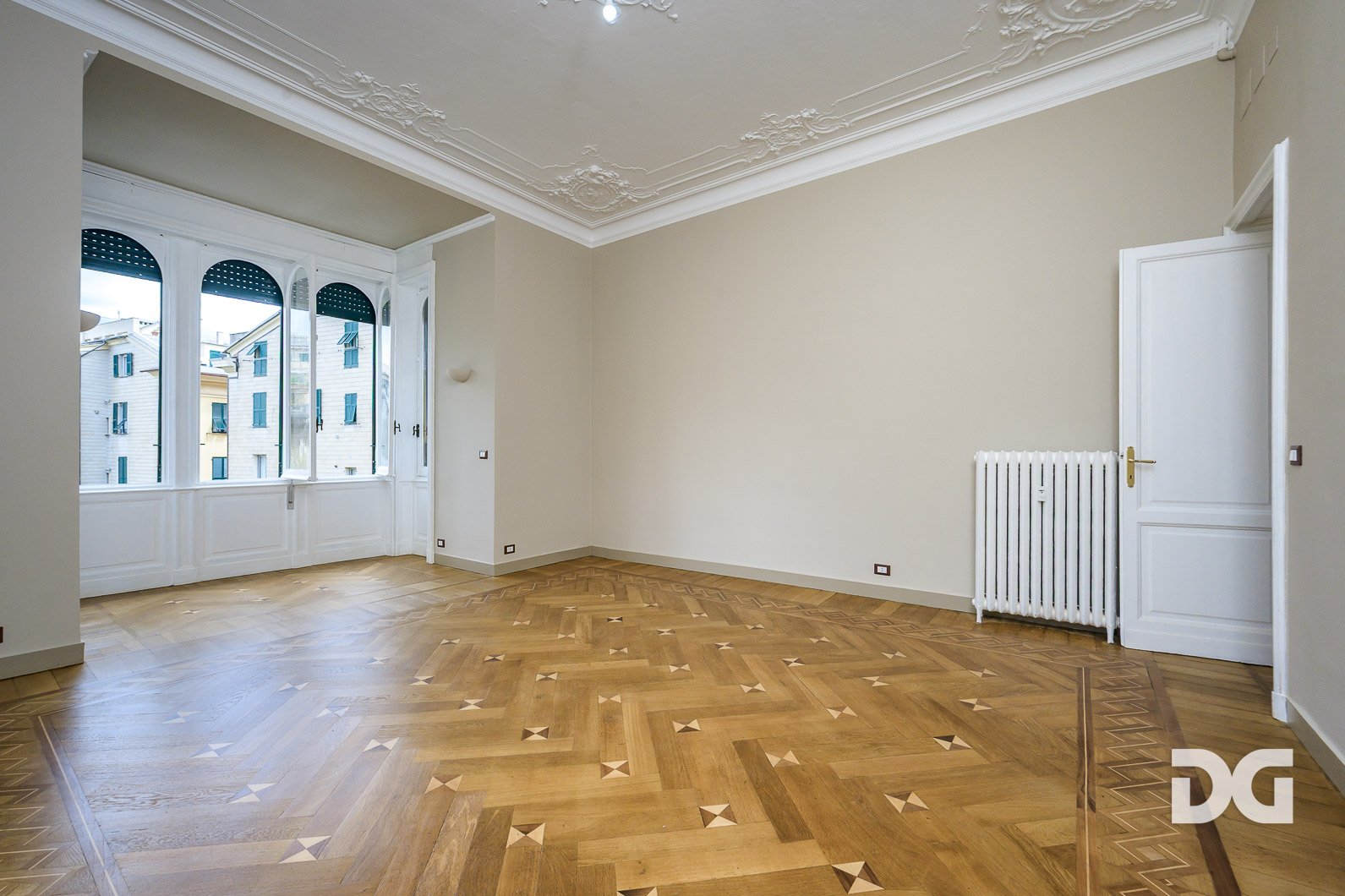 Immobiliare Del Guasta PIAZZA MANIN – RISTRUTTURATI MQ. 145 PENULTIMO PIANO 