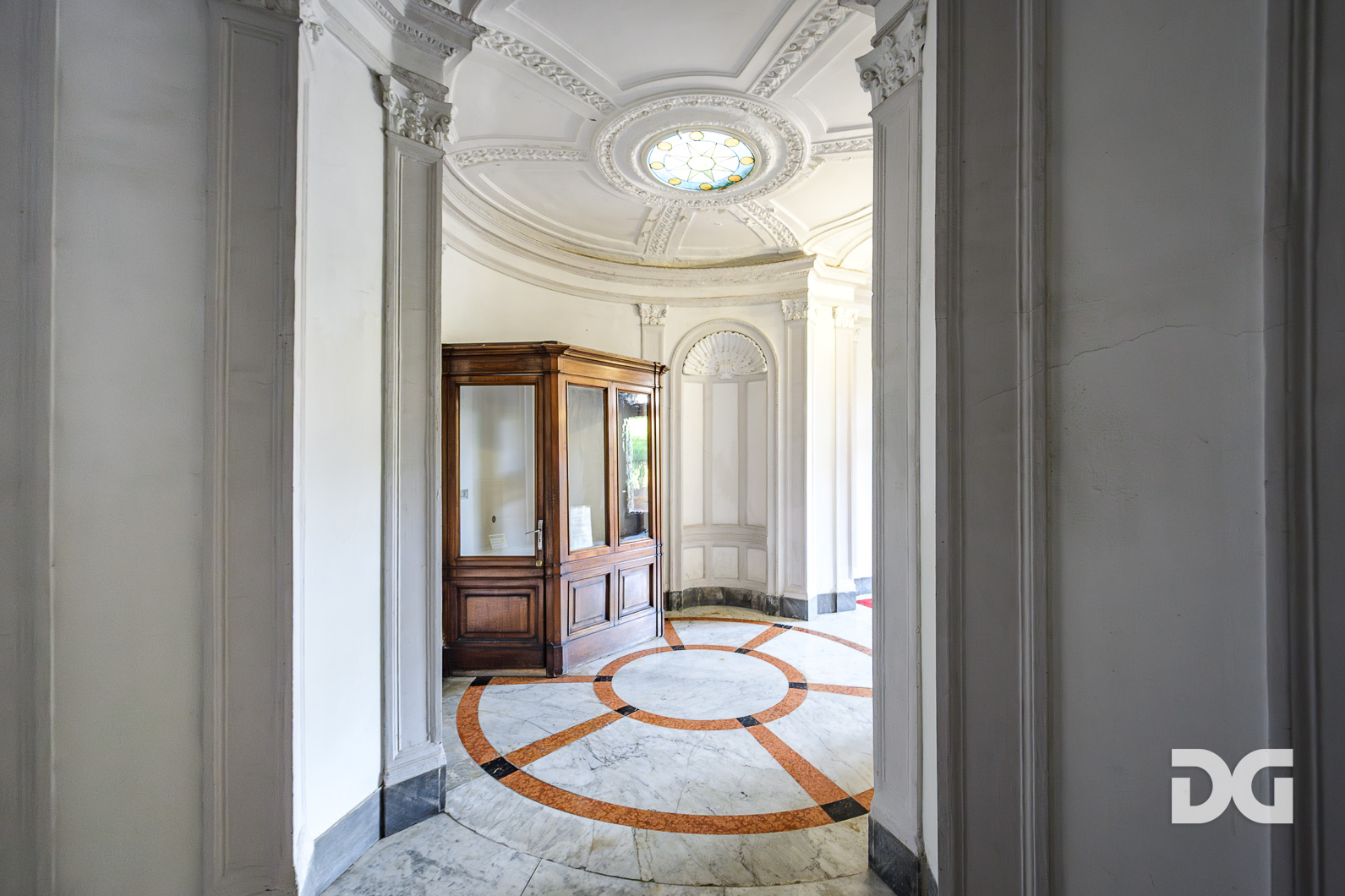 Immobiliare Del Guasta PIAZZA MANIN – RISTRUTTURATI MQ. 145 PENULTIMO PIANO 